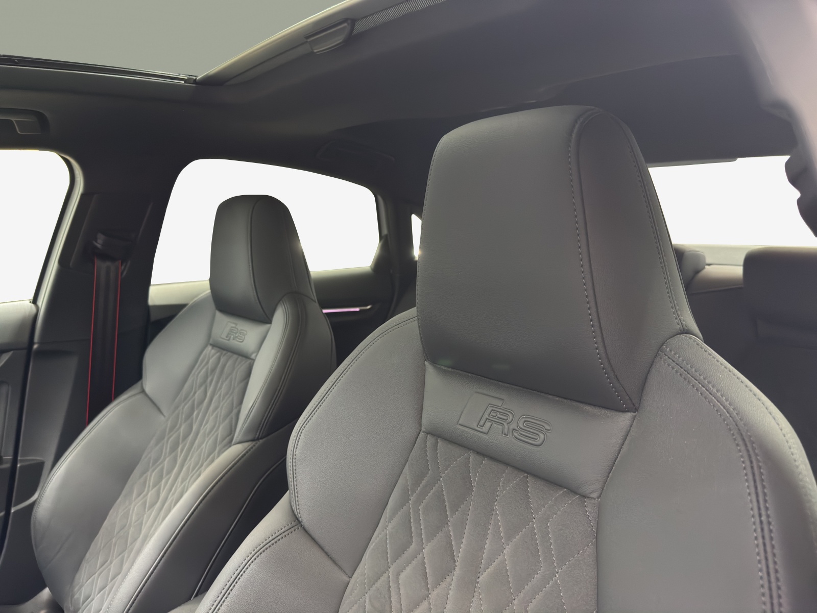 AUDI RS3 Limousine 2.5 TSI quattro S-tronic-image-15