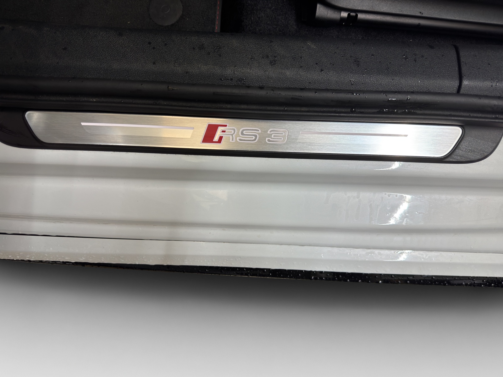 AUDI RS3 Limousine 2.5 TSI quattro S-tronic-image-14