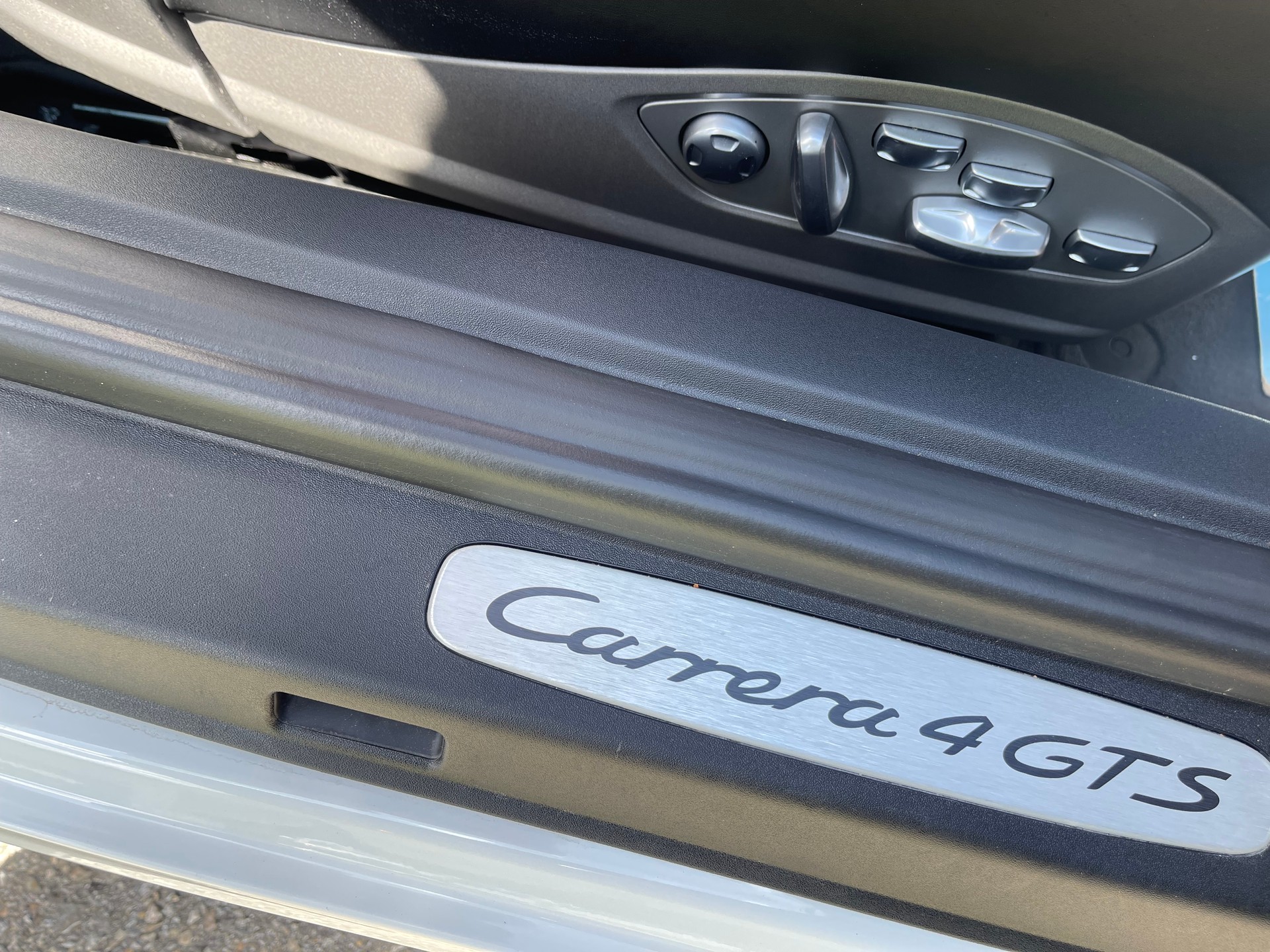 PORSCHE 911 Carrera 4 GTS PDK-image-12