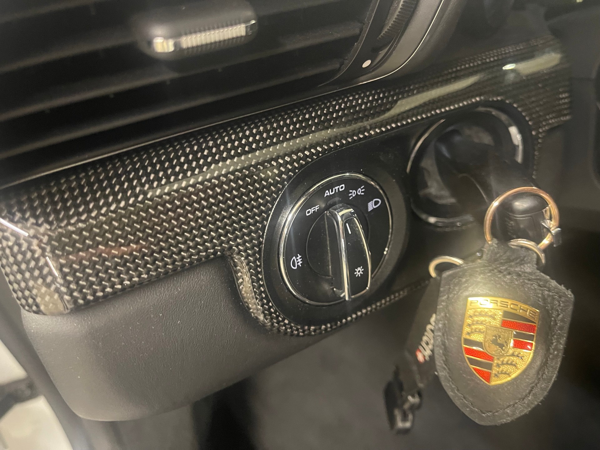 PORSCHE 911 Carrera 4 GTS PDK-image-4