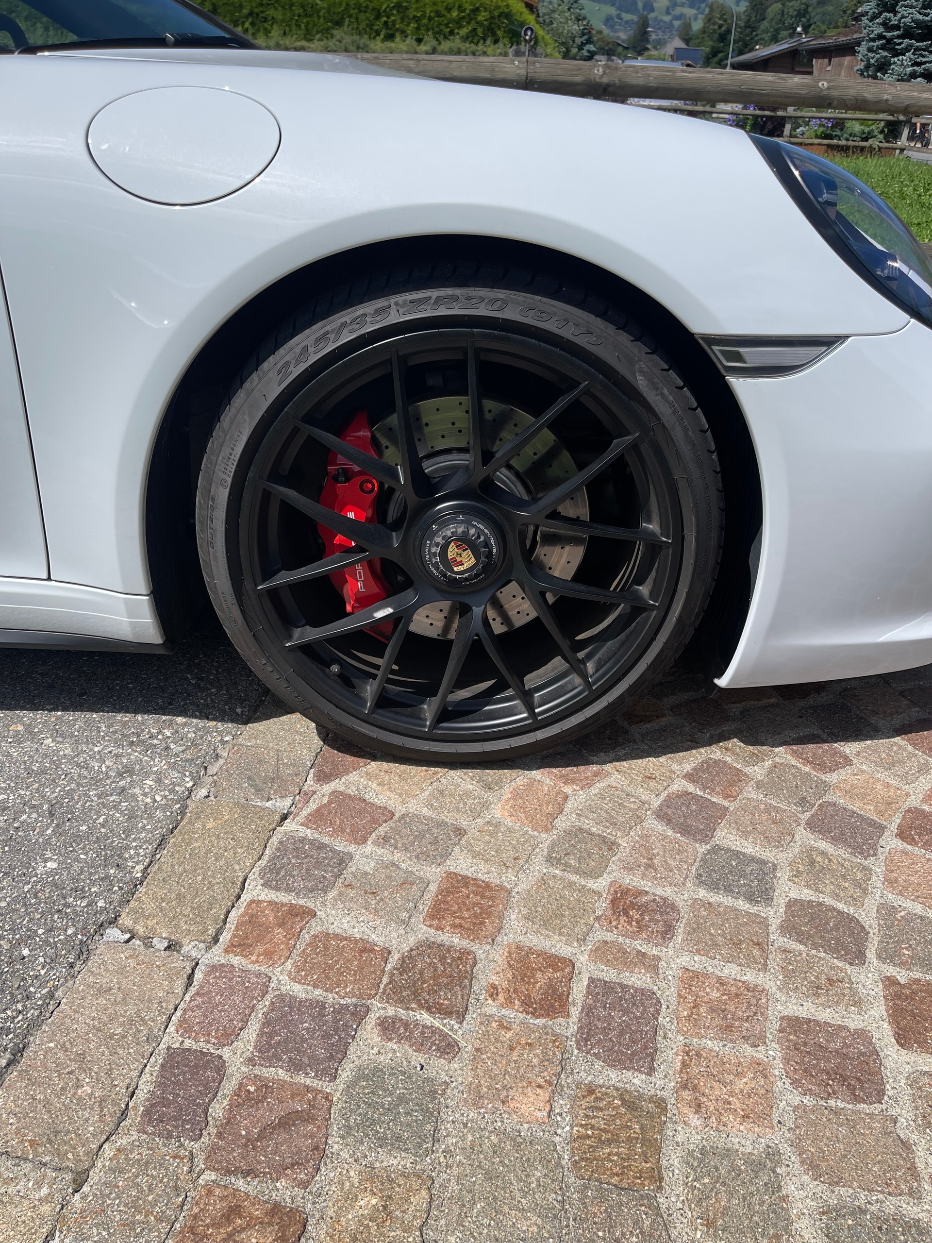 PORSCHE 911 Carrera 4 GTS PDK-image-9