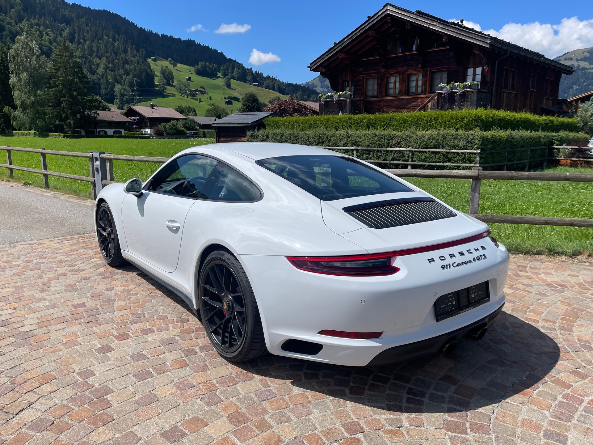 PORSCHE 911 Carrera 4 GTS PDK-image-6