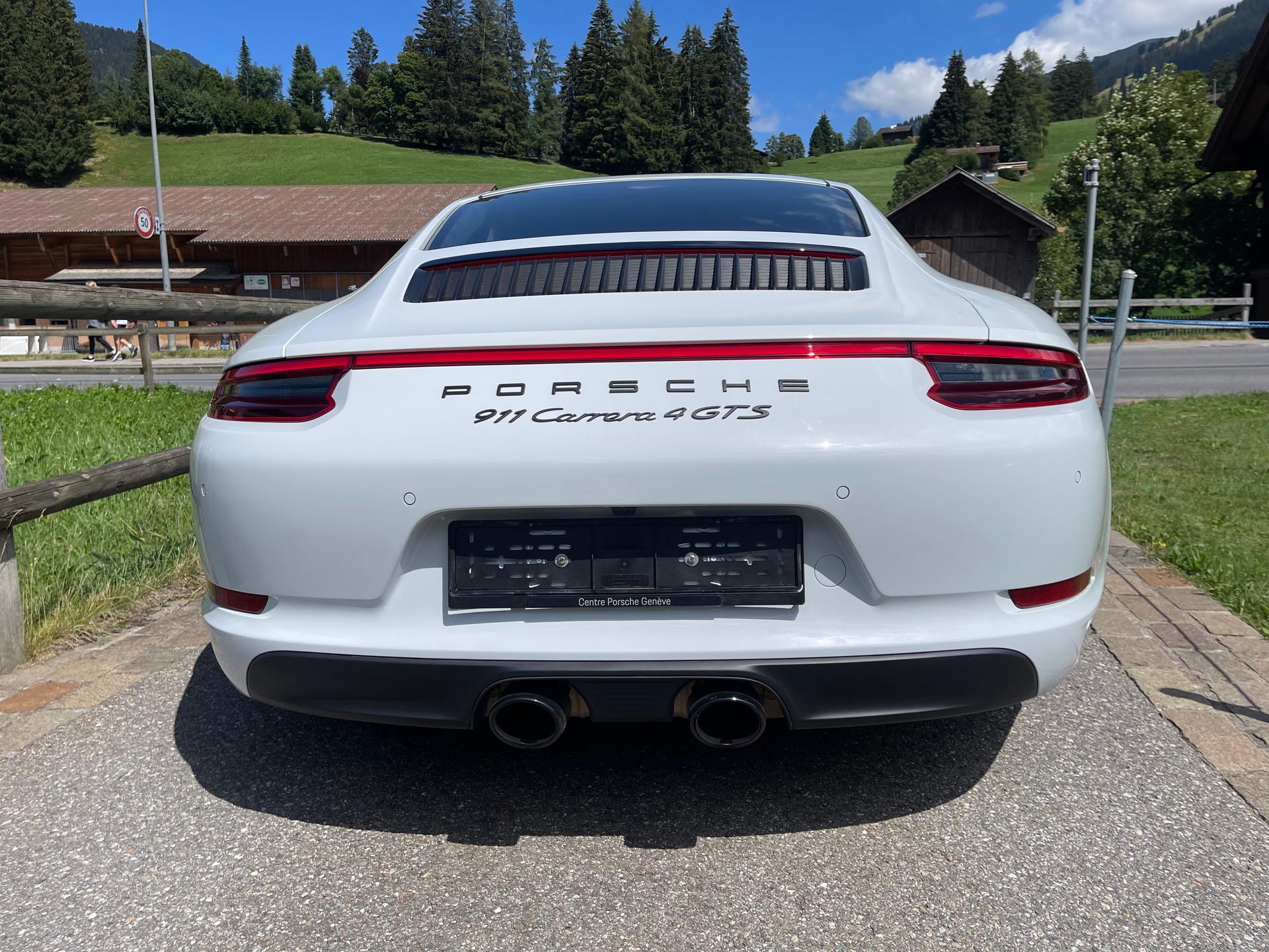 PORSCHE 911 Carrera 4 GTS PDK-image-7