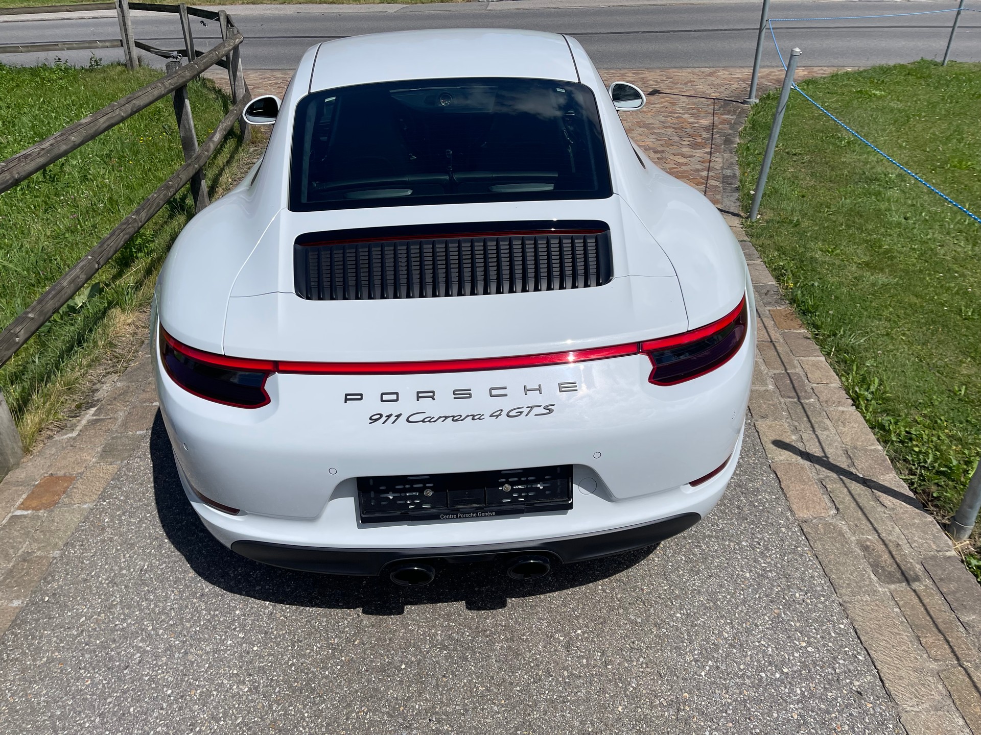 PORSCHE 911 Carrera 4 GTS PDK-image-3