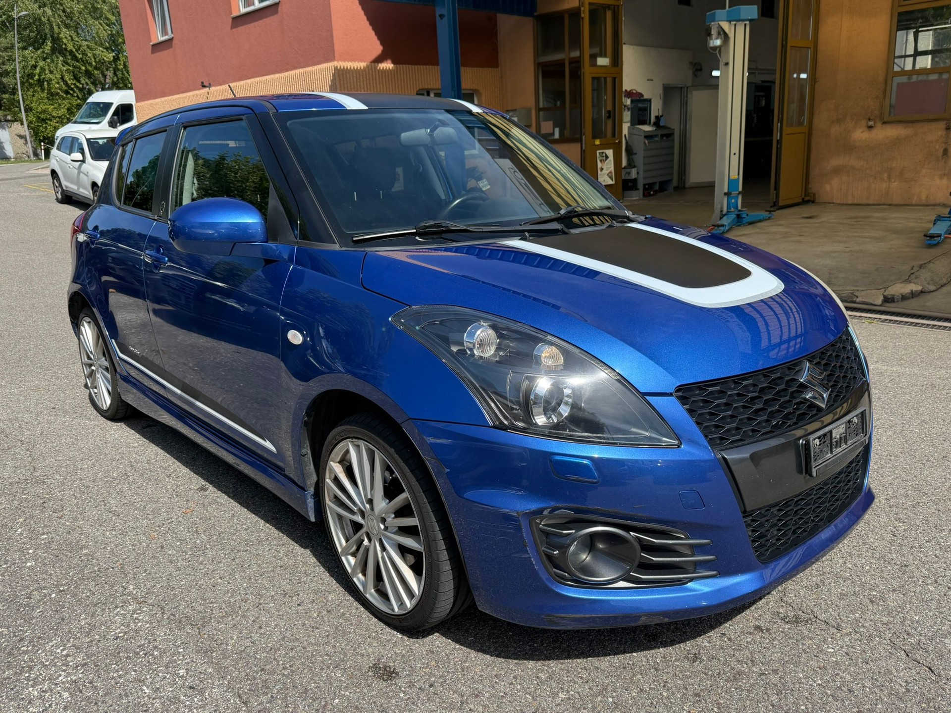 SUZUKI Swift 1.6i 16V Sport Sergio Cellano-image-2
