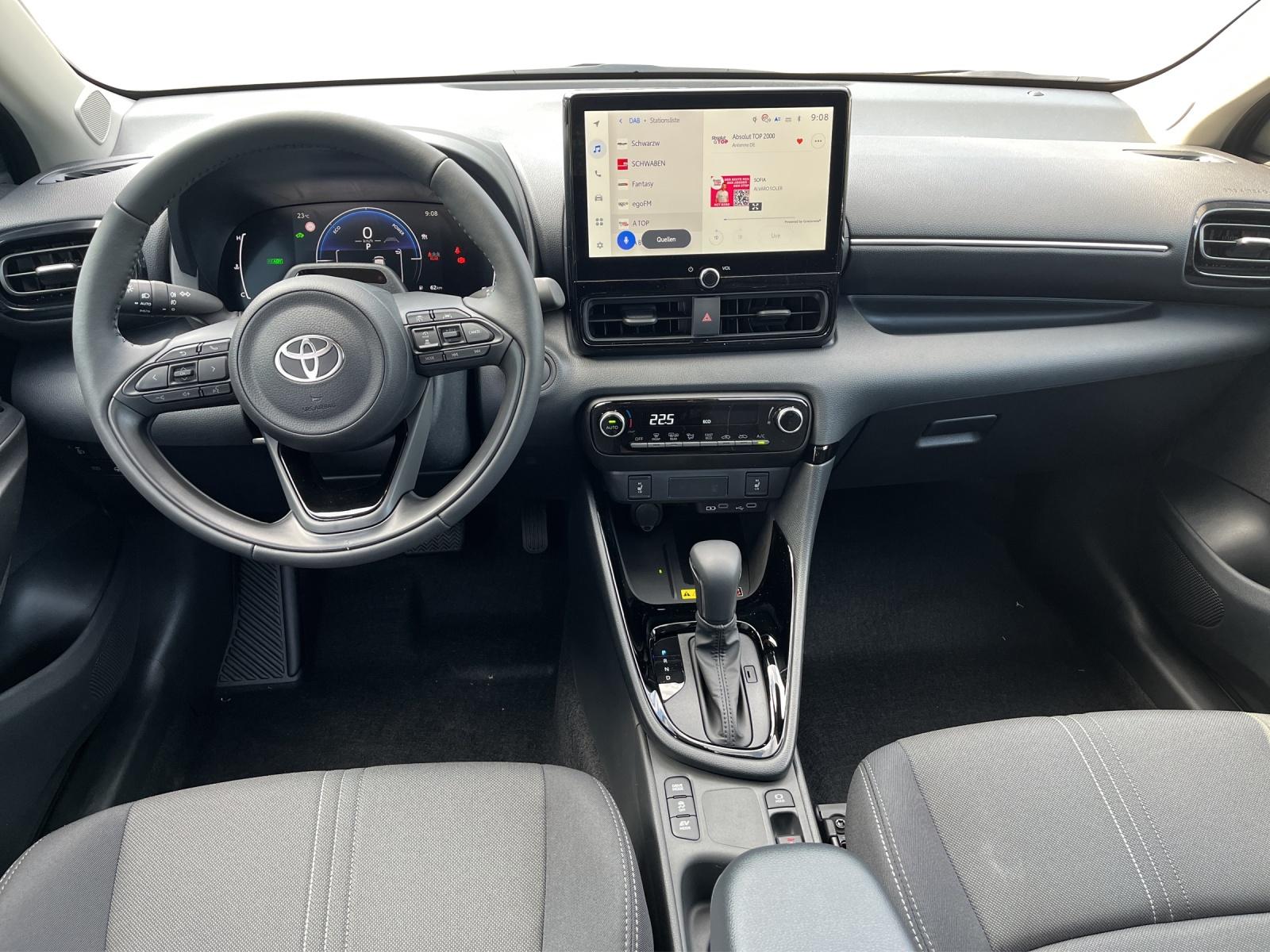 TOYOTA Yaris 1.5 VVT-i HSD Trend-image-4
