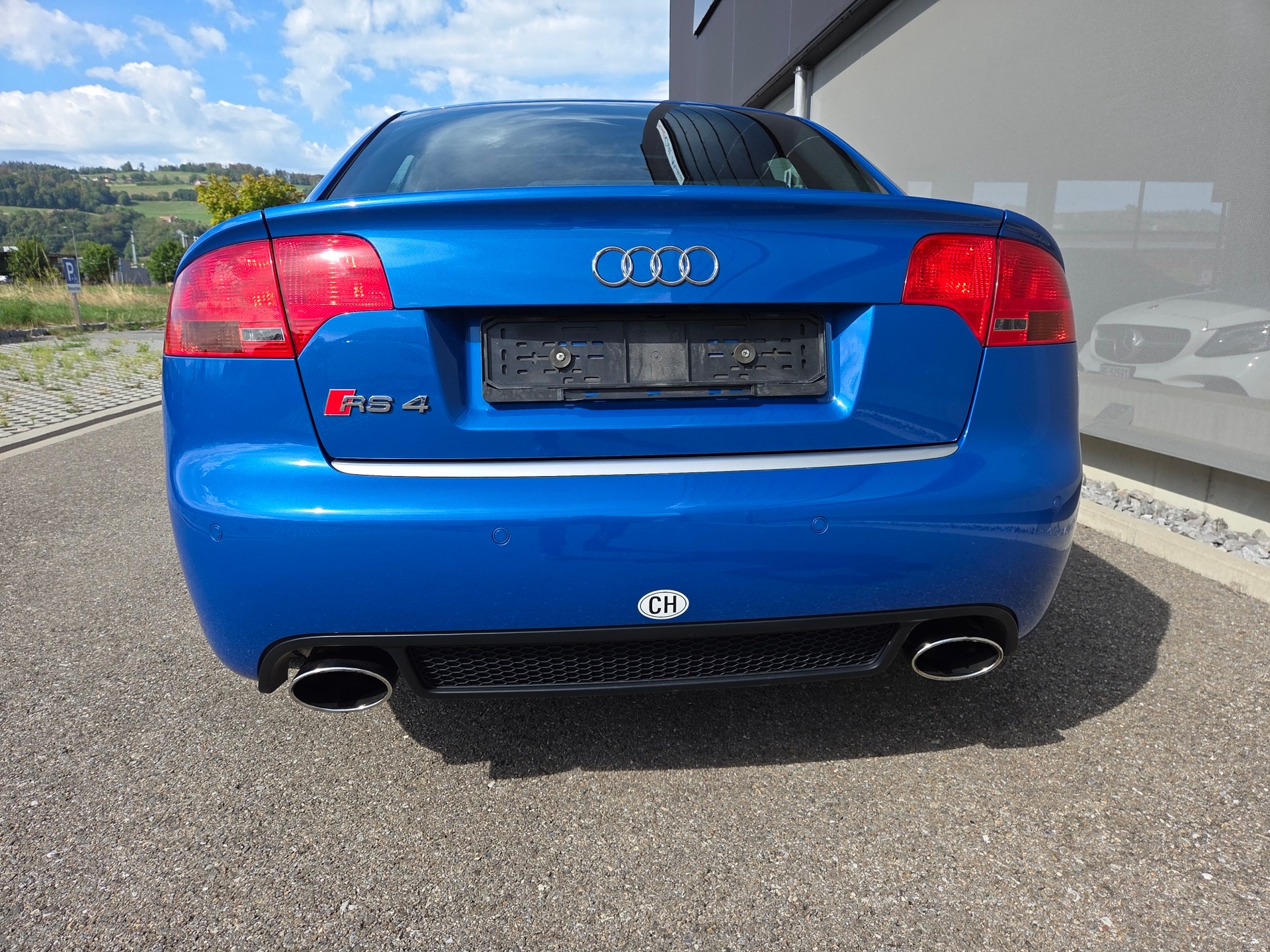 AUDI 4.2 V8 quattro-image-3