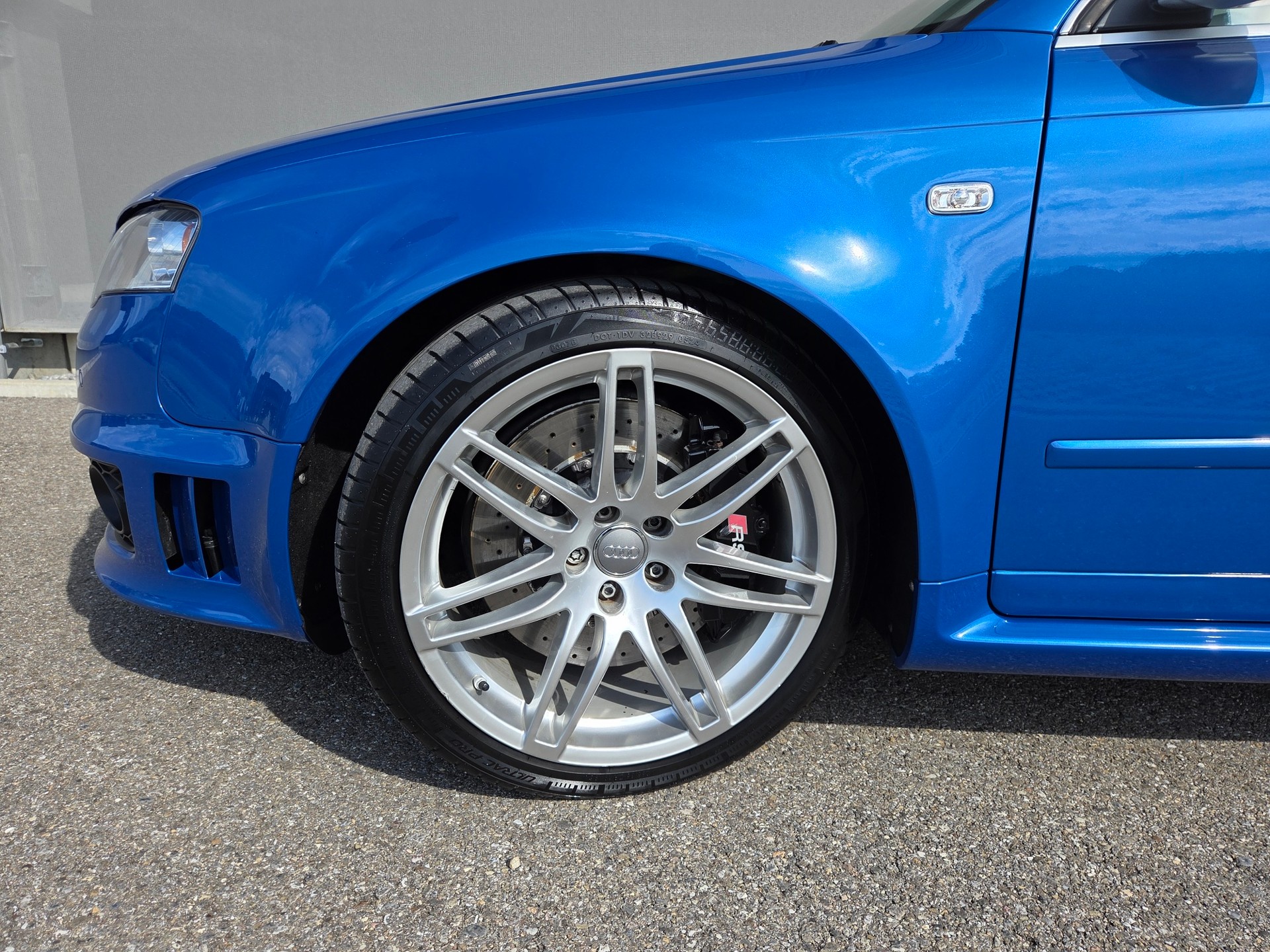 AUDI 4.2 V8 quattro-image-1