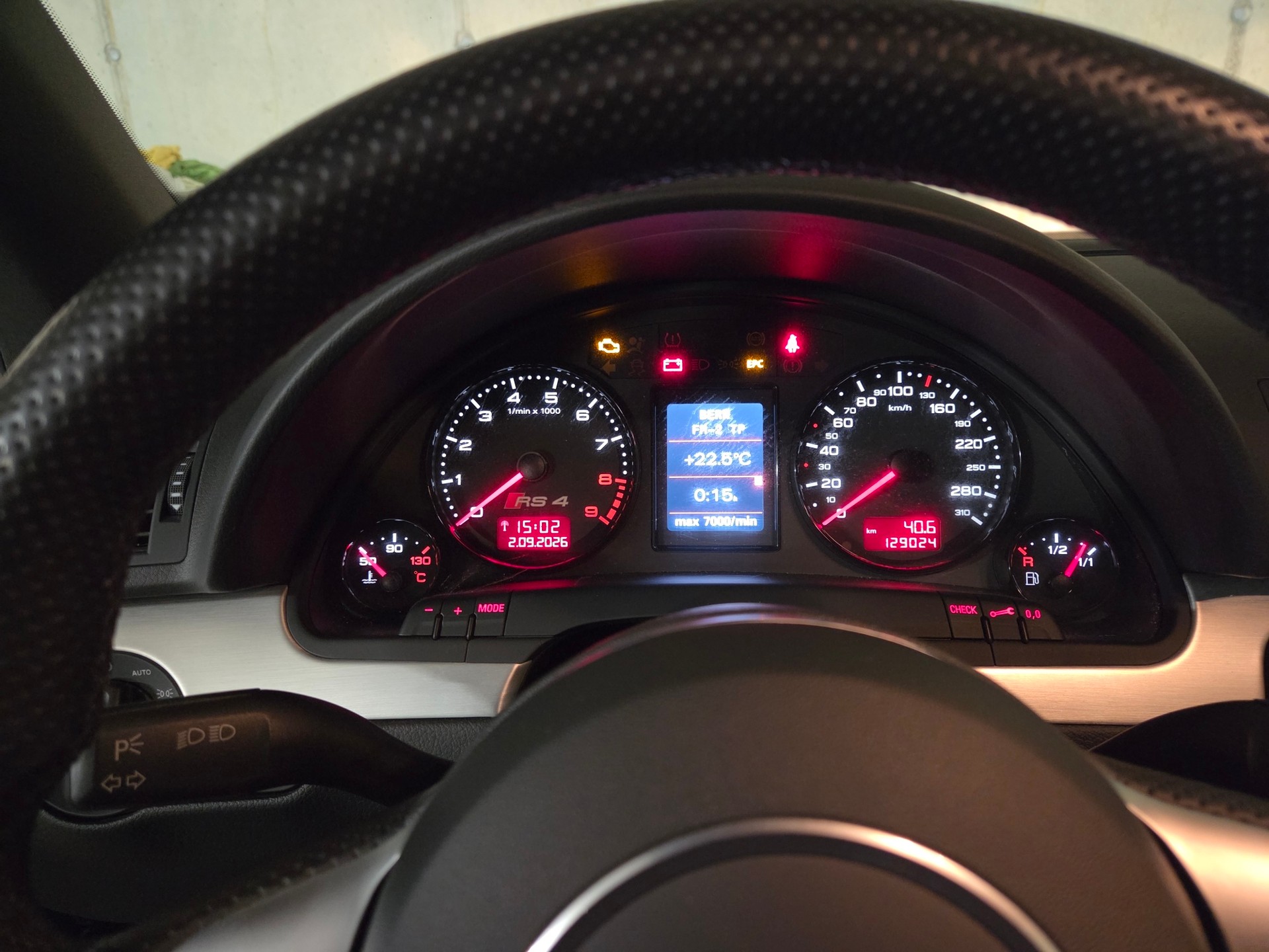 AUDI 4.2 V8 quattro-image-11