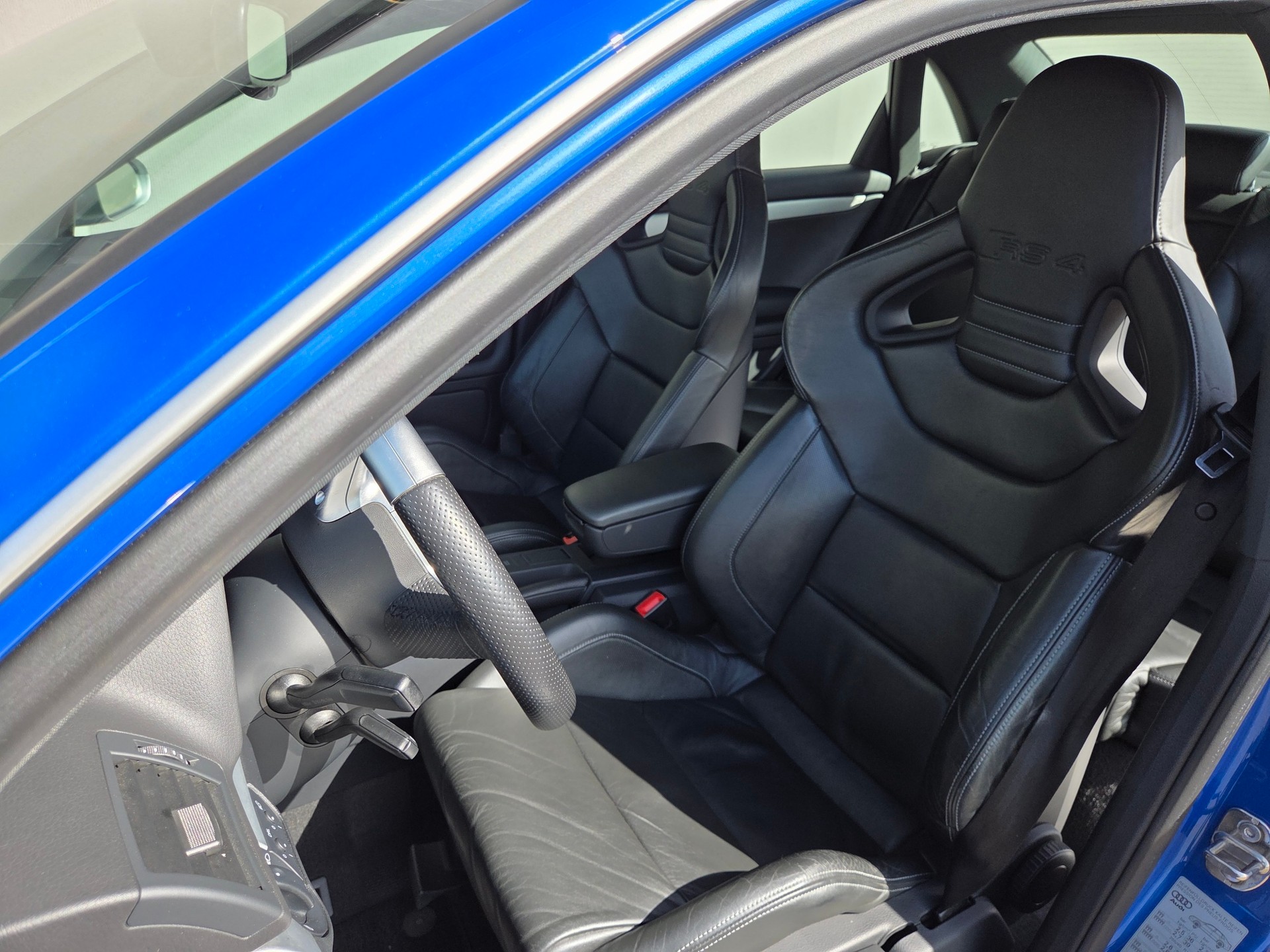AUDI 4.2 V8 quattro-image-8