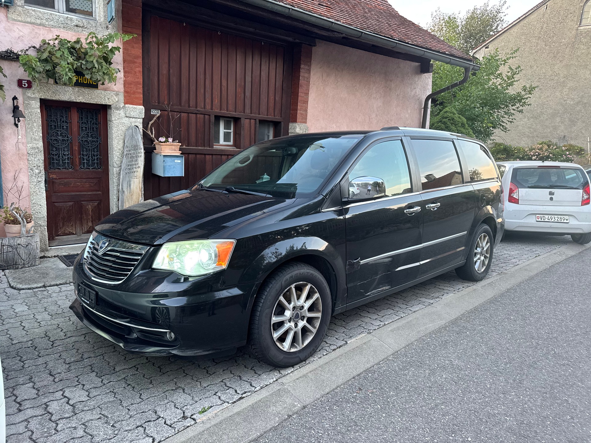 LANCIA Voyager 2.8D Platinum Automatic-image-0