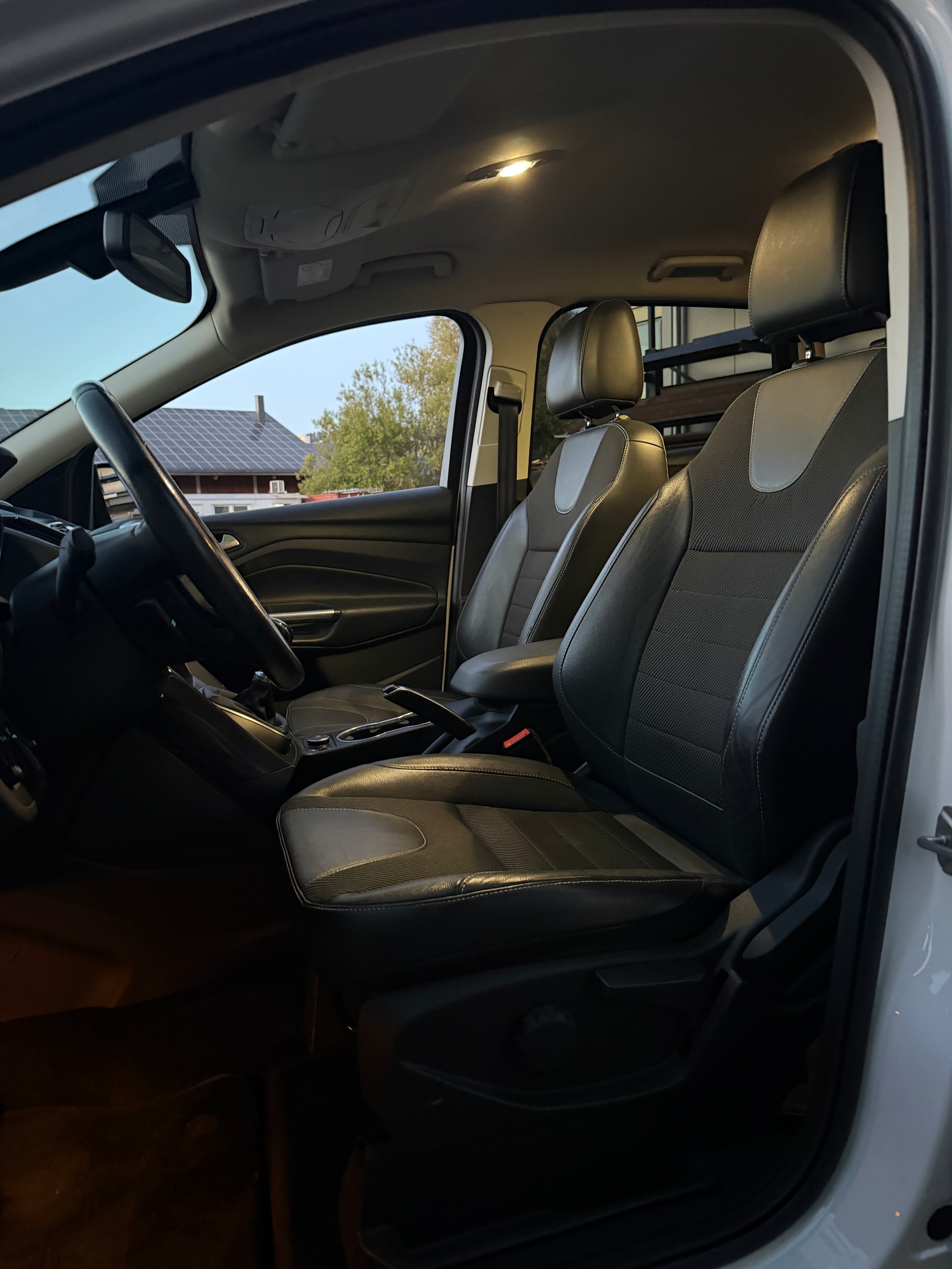 FORD Kuga 2.0 TDCi Titanium 4WD-image-8