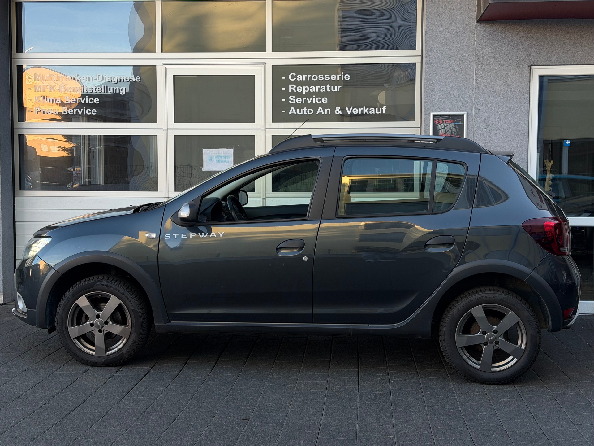 DACIA Sandero Tce 90 Stepway Unlimited*Frisch ab MFK&Service*Rückfahrkamera*Allwetterreifen*Top Gepflegtes CH-FHZ*-image-3