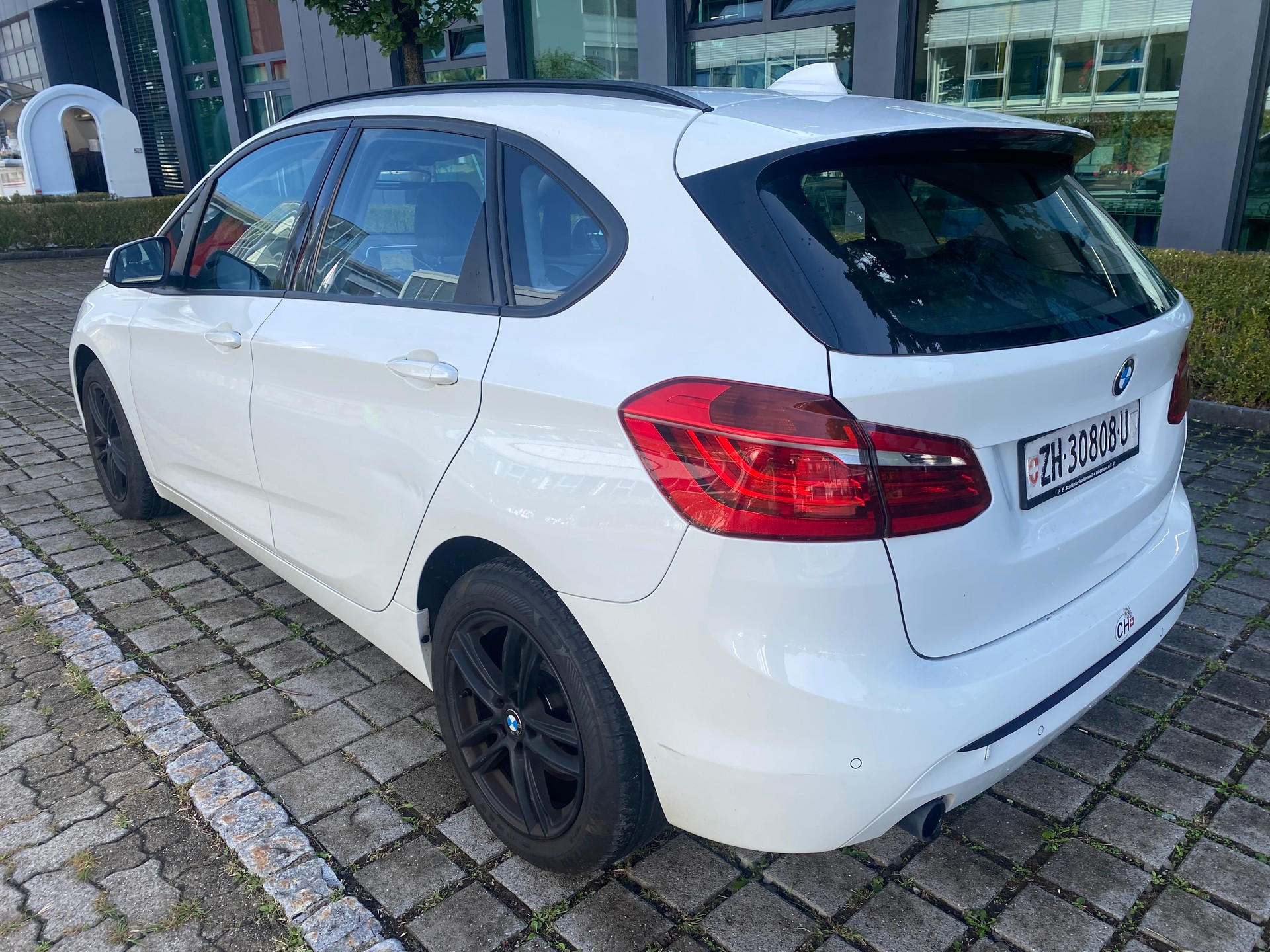 BMW 218d Active Tourer Steptronic-image-3