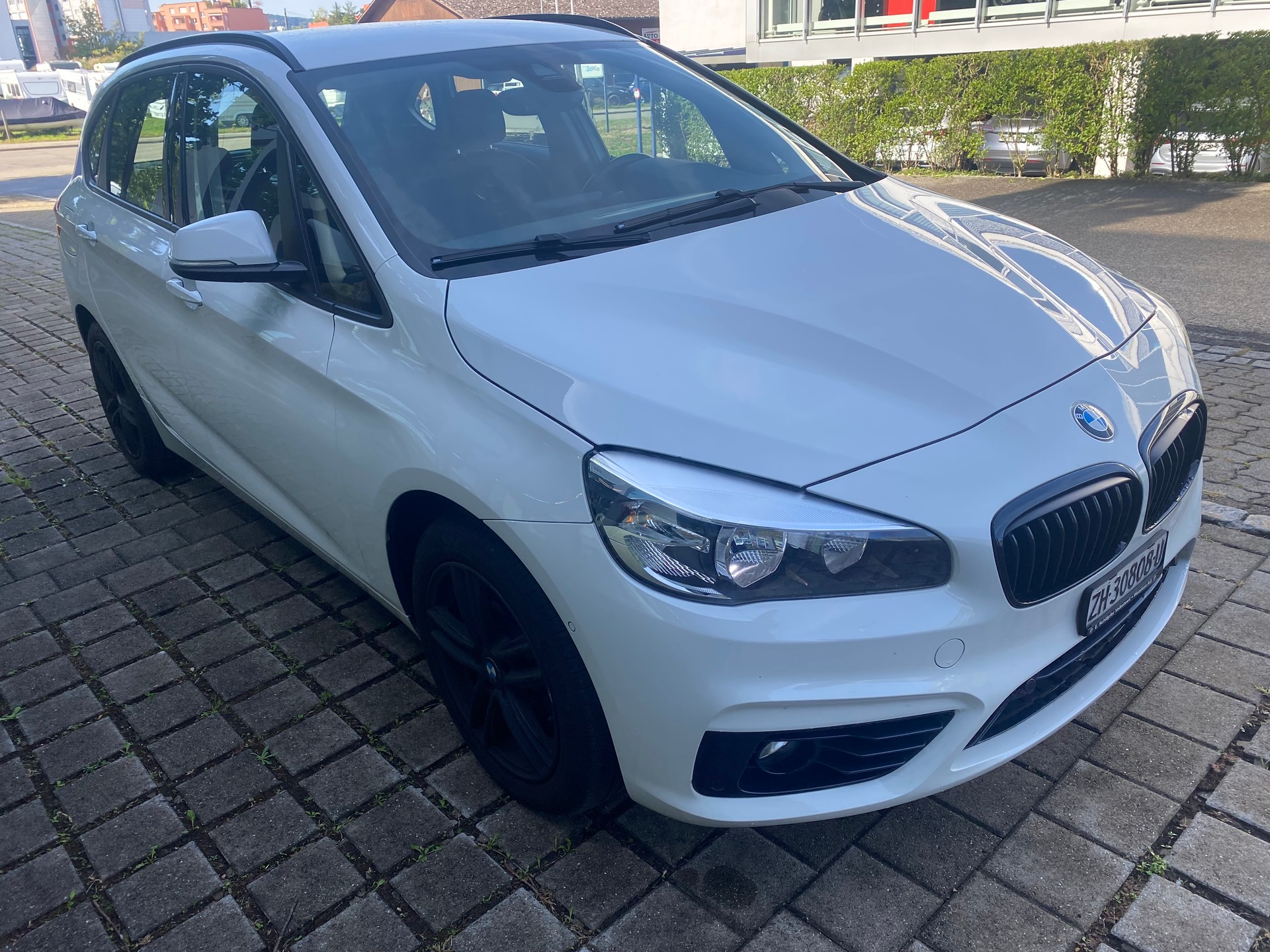 BMW 218d Active Tourer Steptronic-image-2
