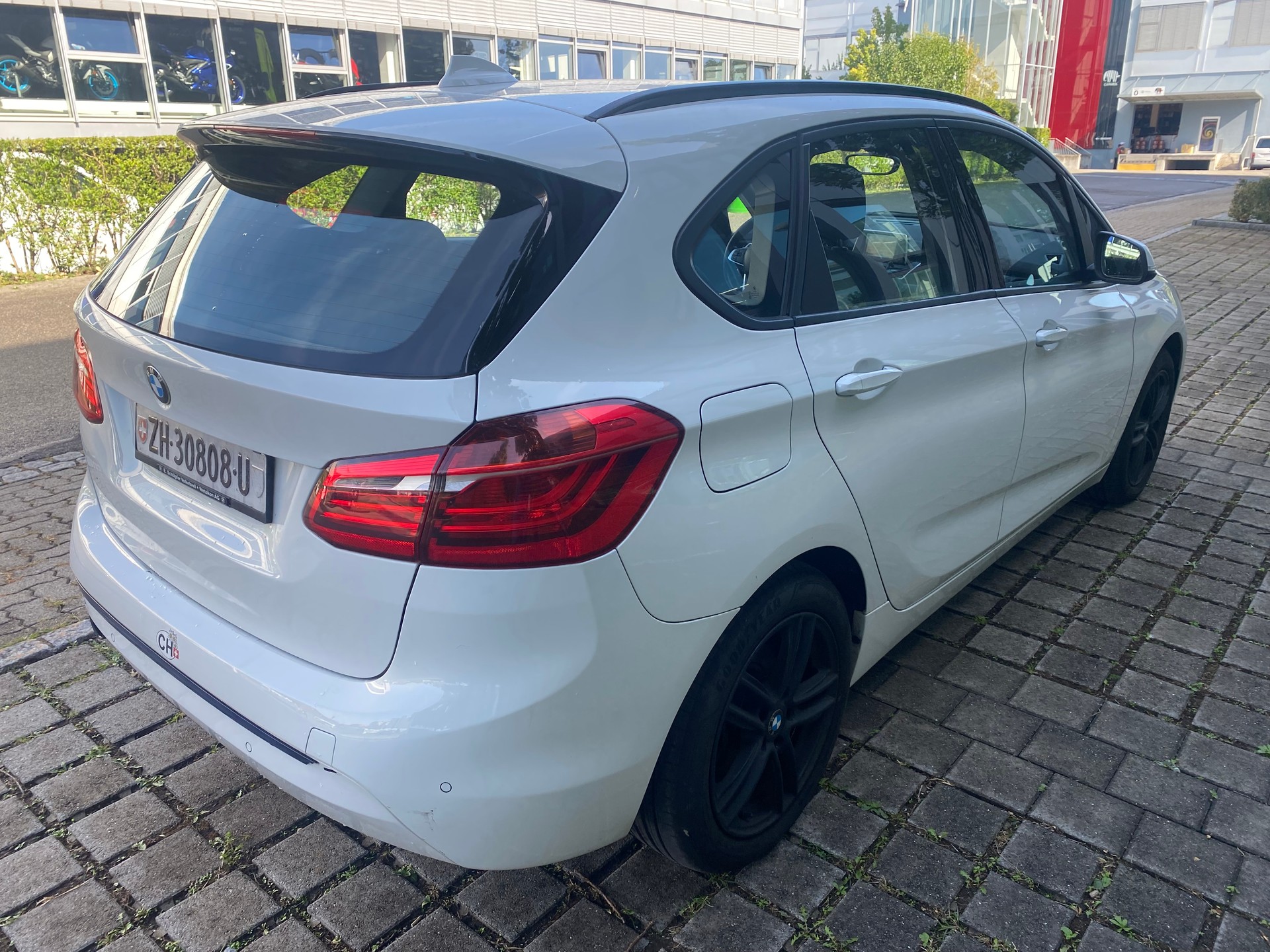 BMW 218d Active Tourer Steptronic-image-4