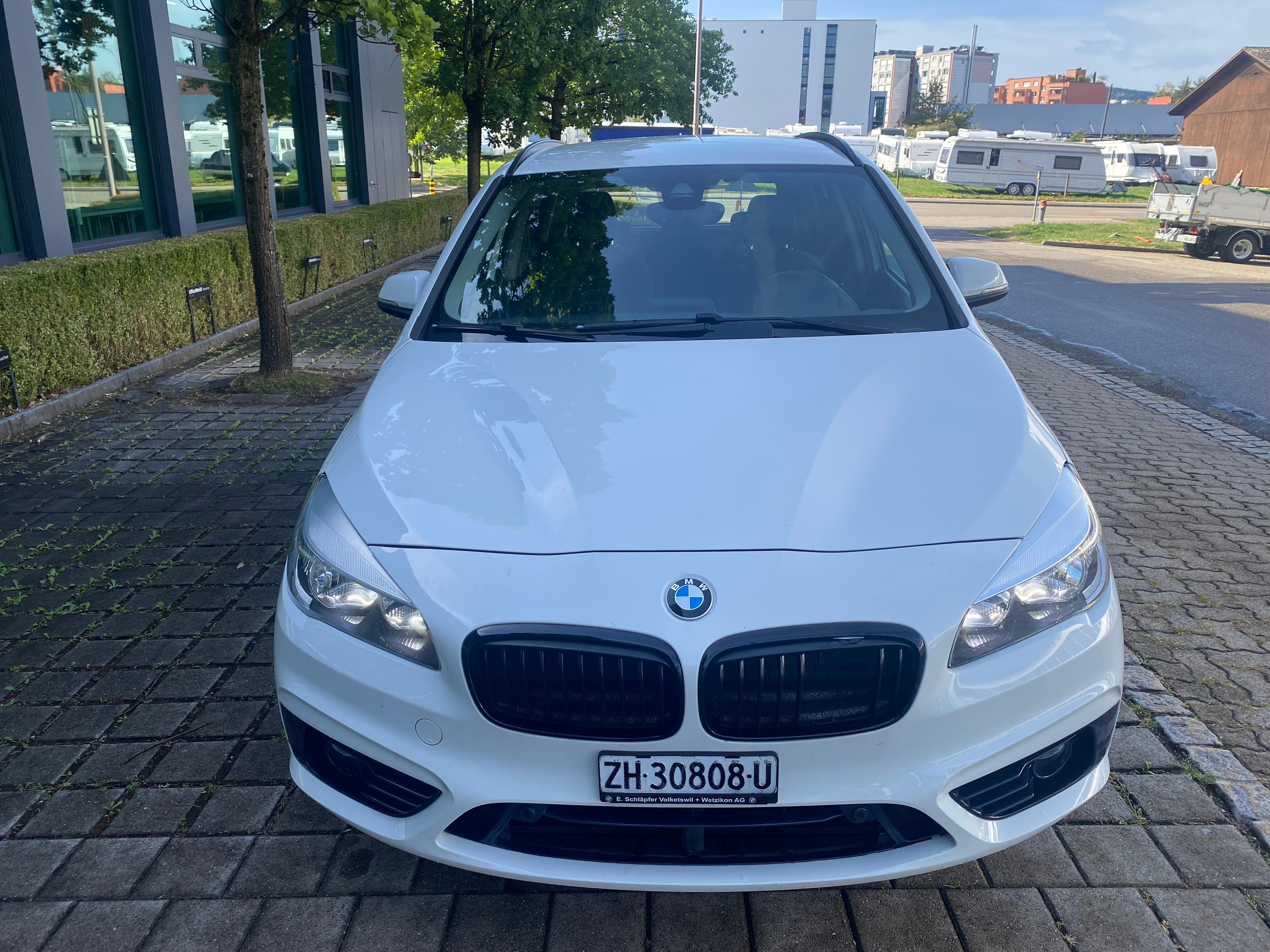 BMW 218d Active Tourer Steptronic — slika 1