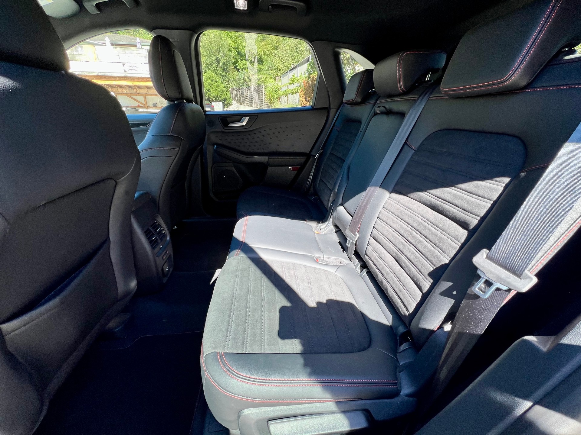 FORD Kuga 2.0 TDCi EcoBlue ST-Line X 4WD-image-14