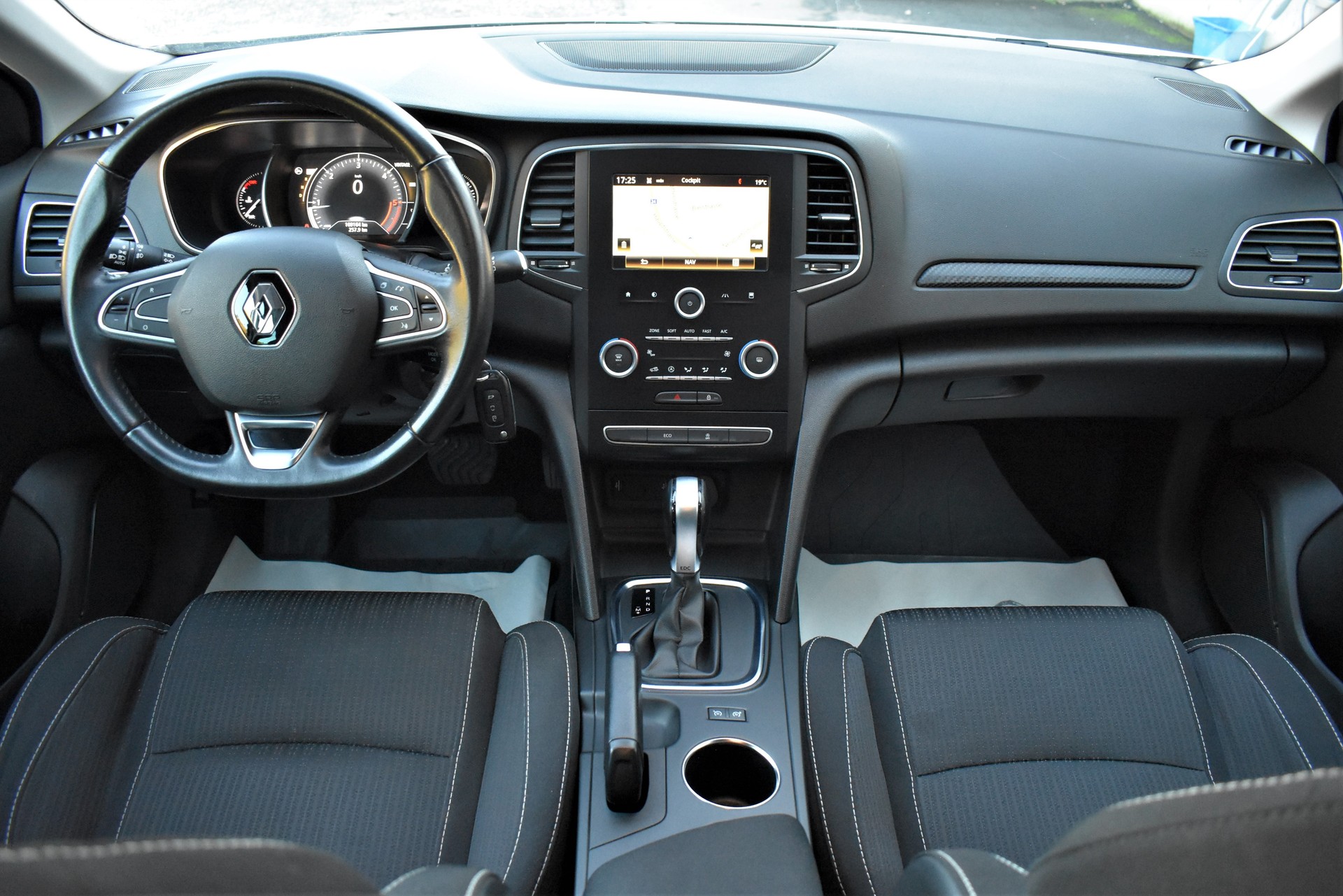 RENAULT Mégane Grandtour 1.5 dCi Business EDC ✅CH-Fahrzeug & Service und MFK FRISCH✅-image-7