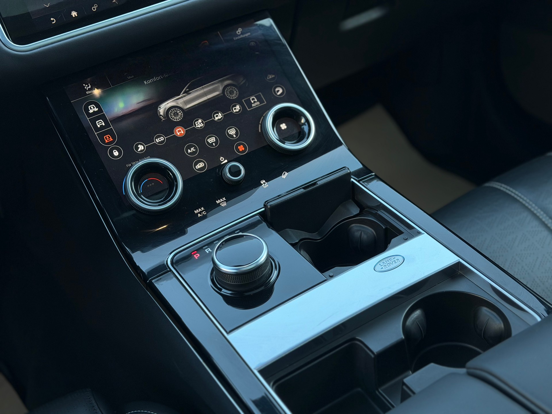 LAND ROVER Range Rover Velar R-Dynamic P 380 HSE Automatic-image-18