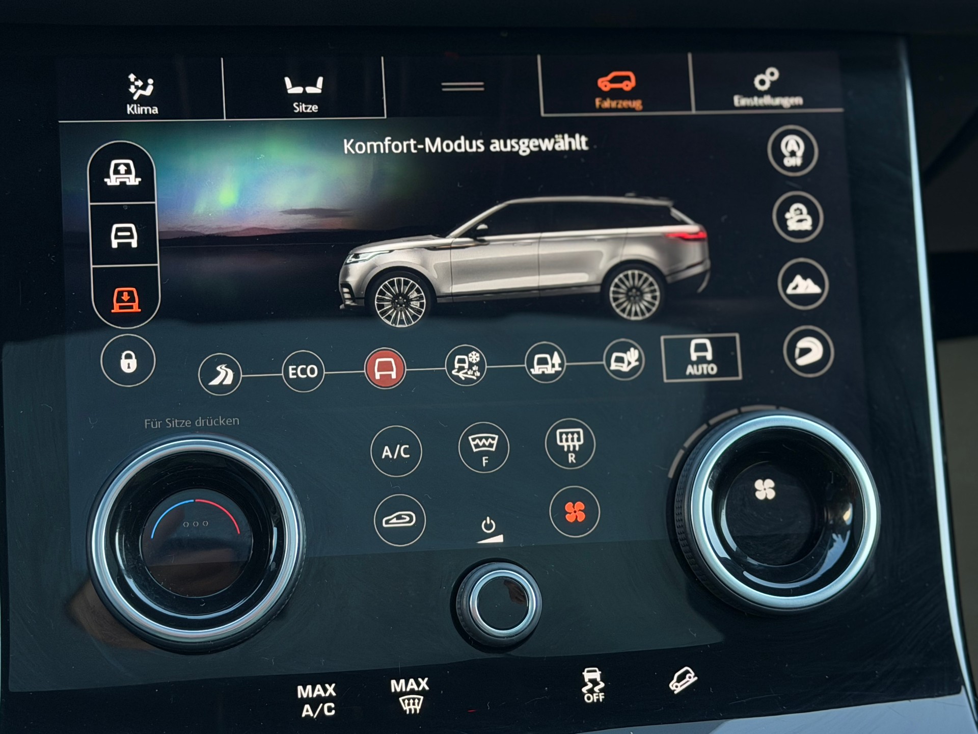 LAND ROVER Range Rover Velar R-Dynamic P 380 HSE Automatic-image-22