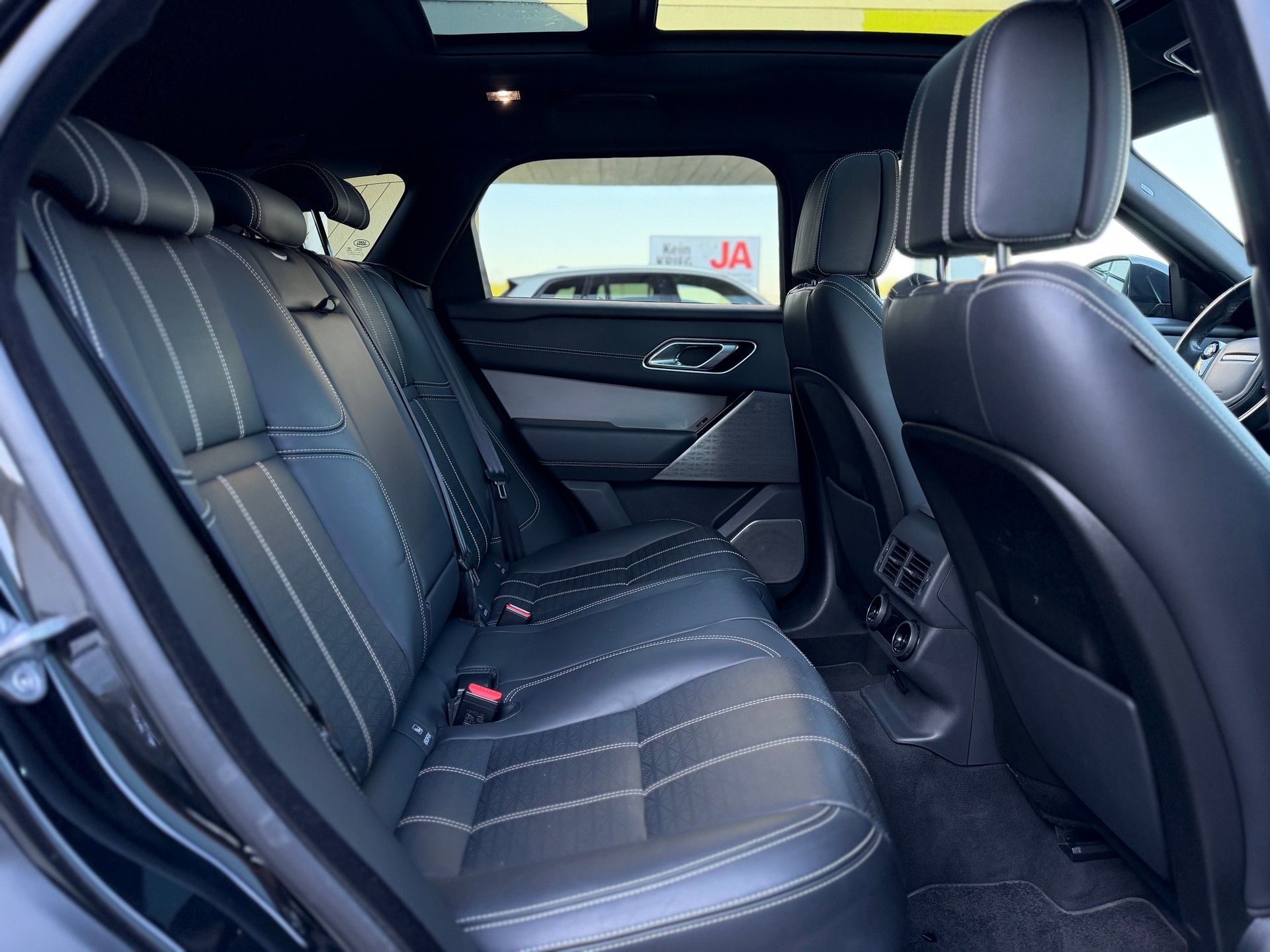 LAND ROVER Range Rover Velar R-Dynamic P 380 HSE Automatic-image-13