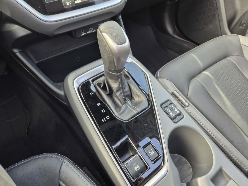 SUBARU Crosstrek 2.0i e-Boxer Luxury-image-9