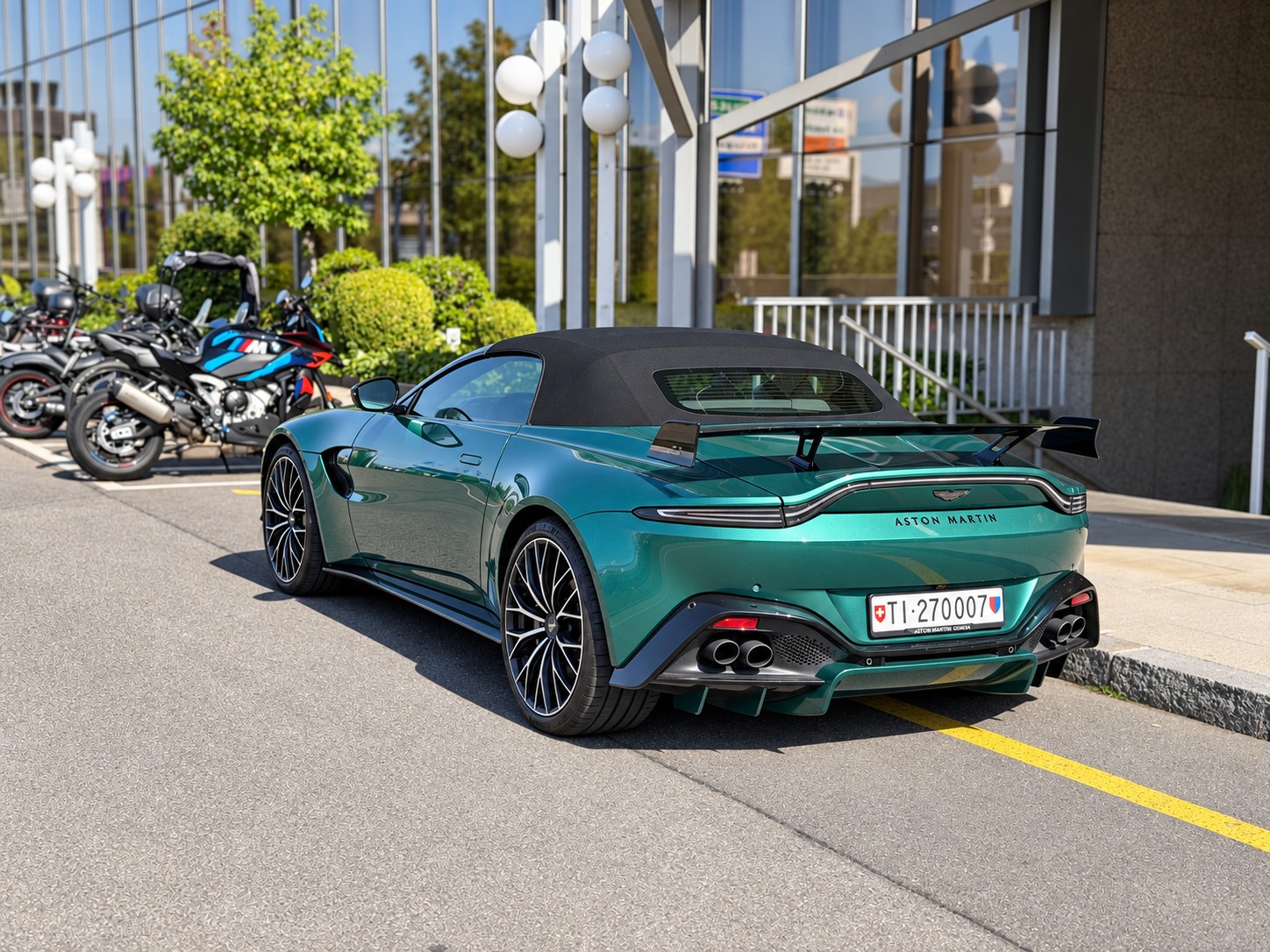 ASTON MARTIN 4.0 V8 Bi-Turbo F1-image-4