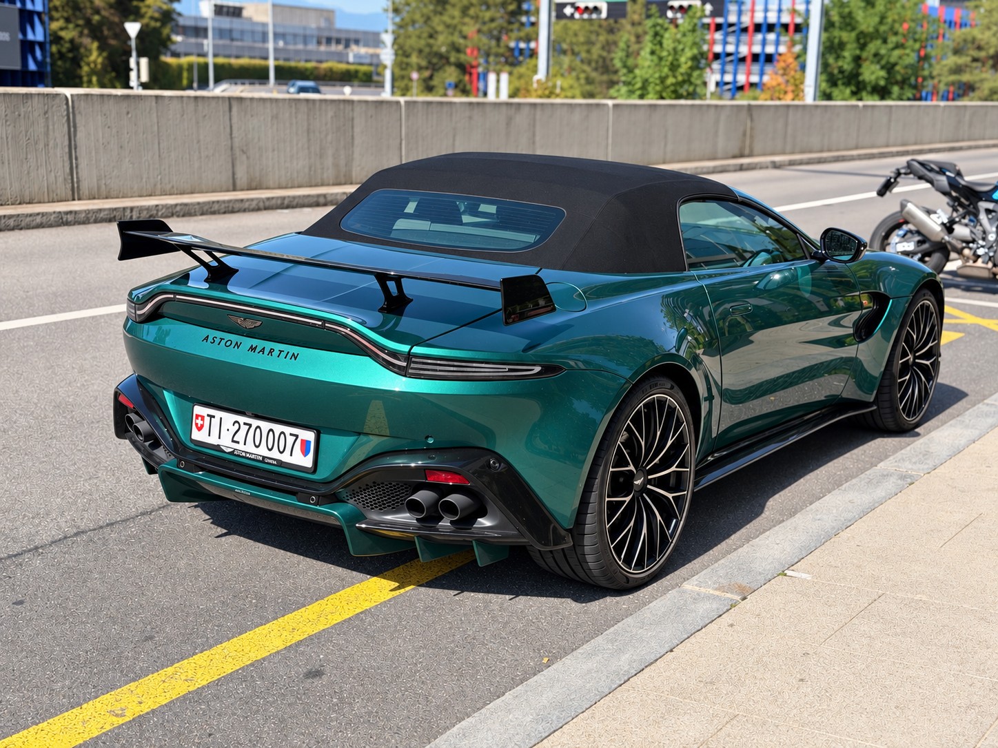 ASTON MARTIN 4.0 V8 Bi-Turbo F1-image-2