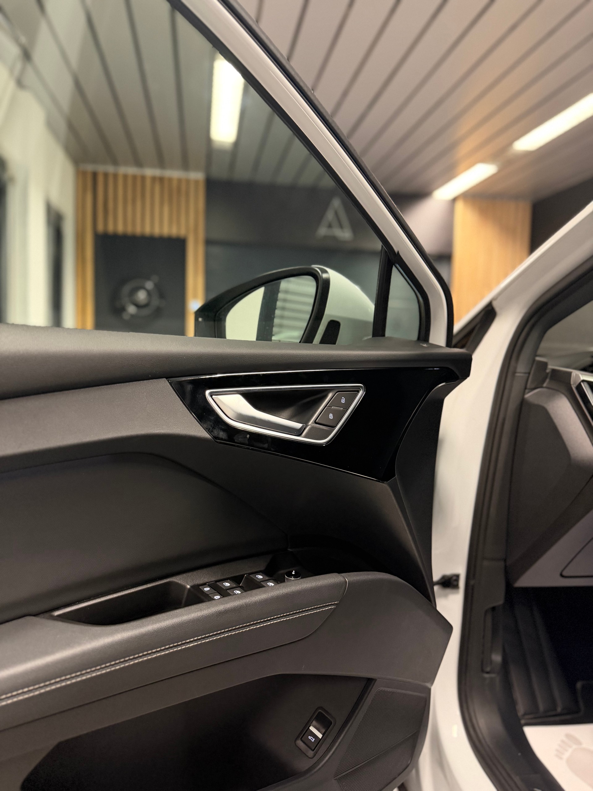 AUDI Q4 Sportback e-tron 50 quattro-image-10