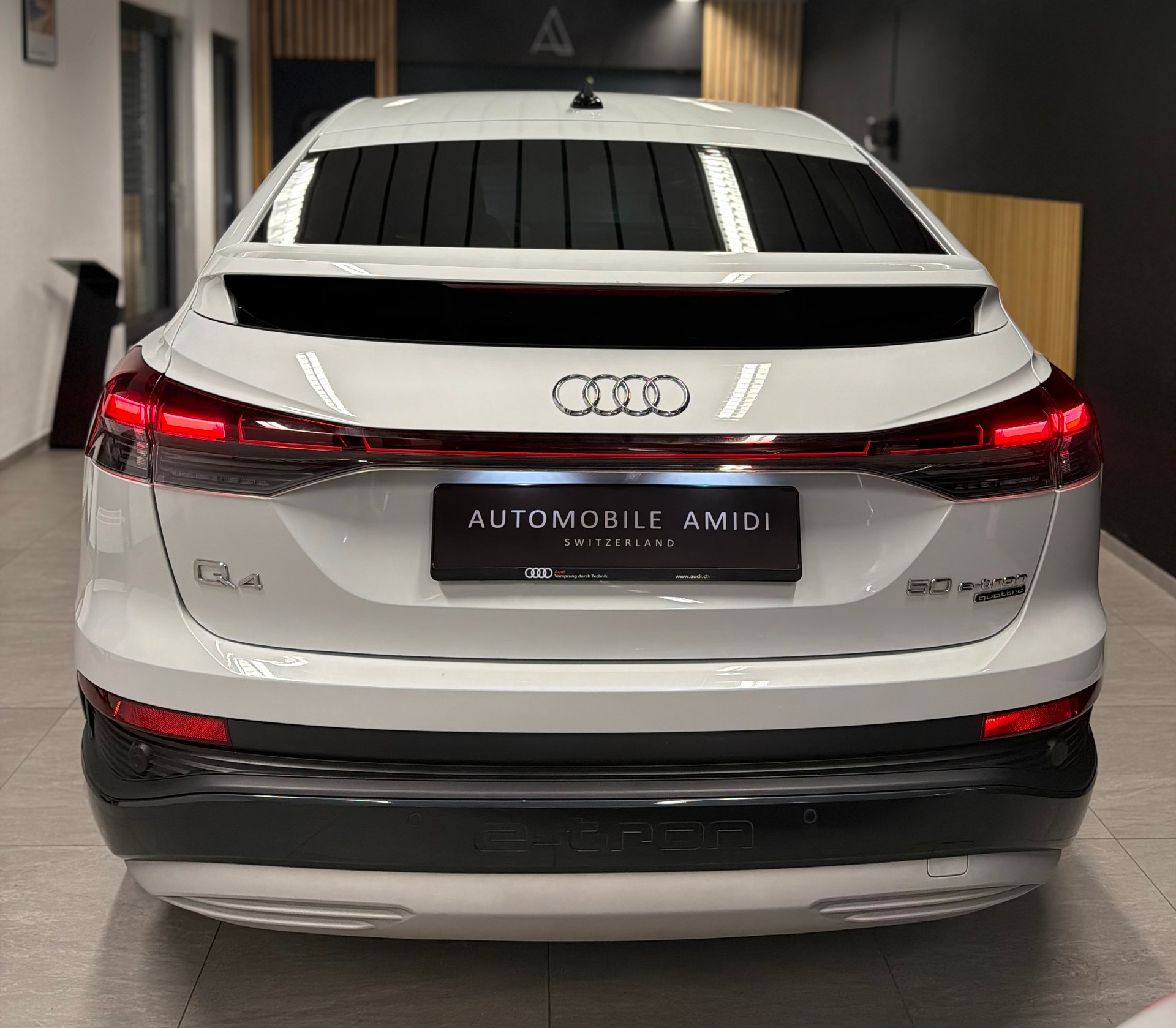 AUDI Q4 Sportback e-tron 50 quattro-image-3