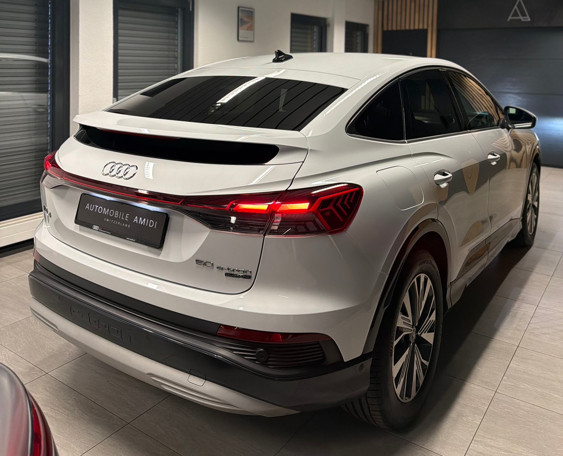 AUDI Q4 Sportback e-tron 50 quattro-image-4