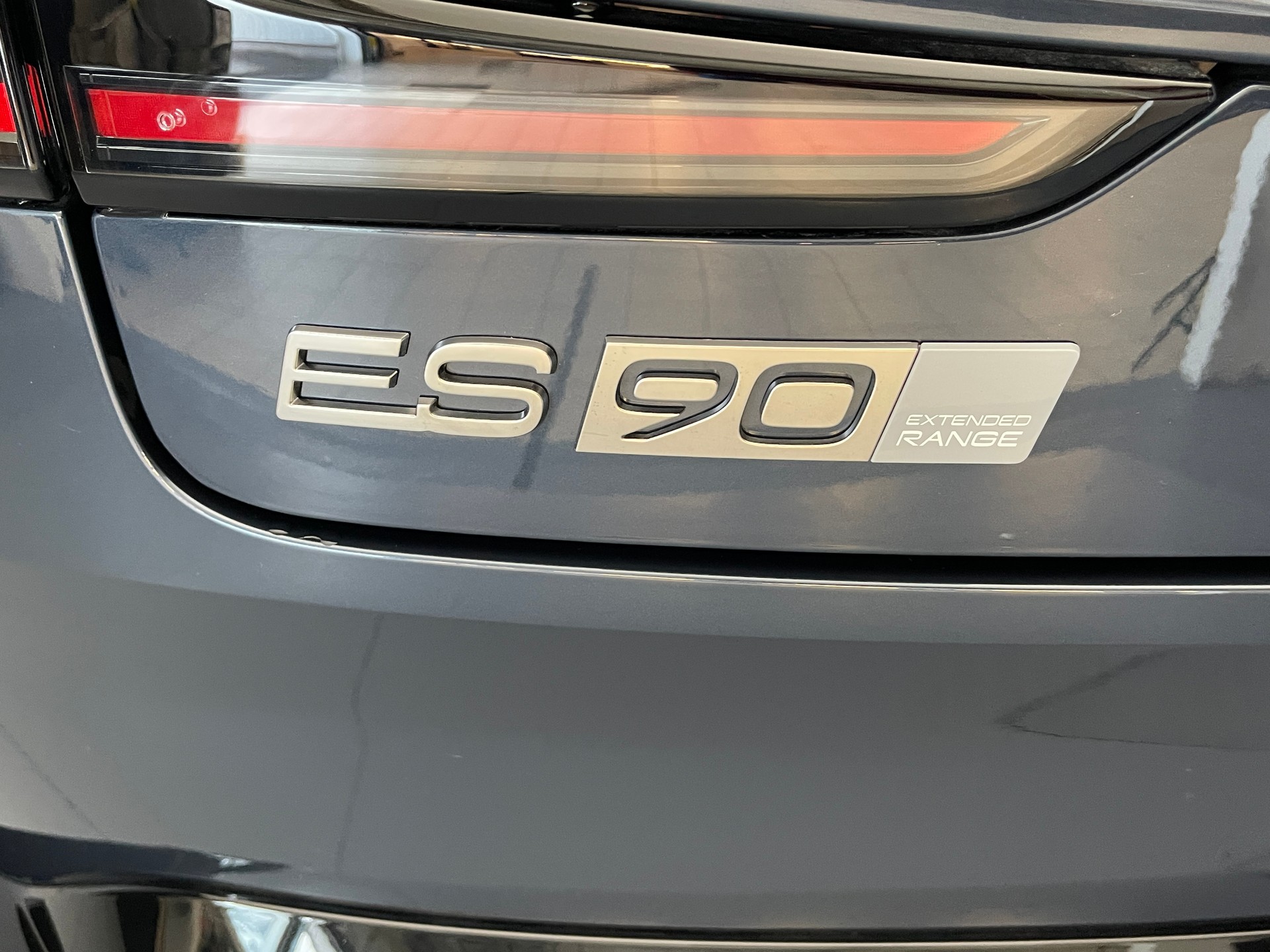 VOLVO ES90 Ultra-image-11