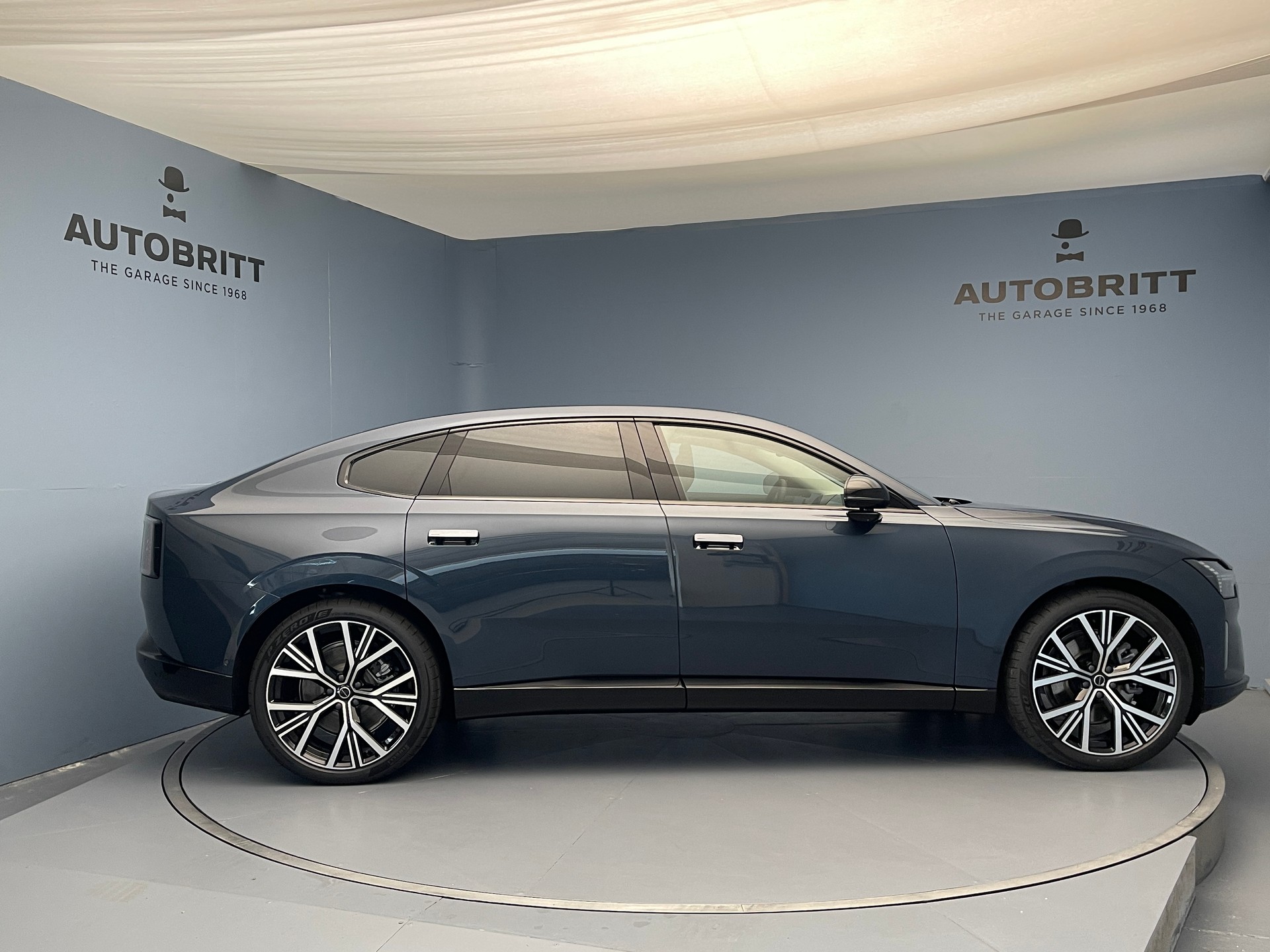 VOLVO ES90 Ultra-image-1