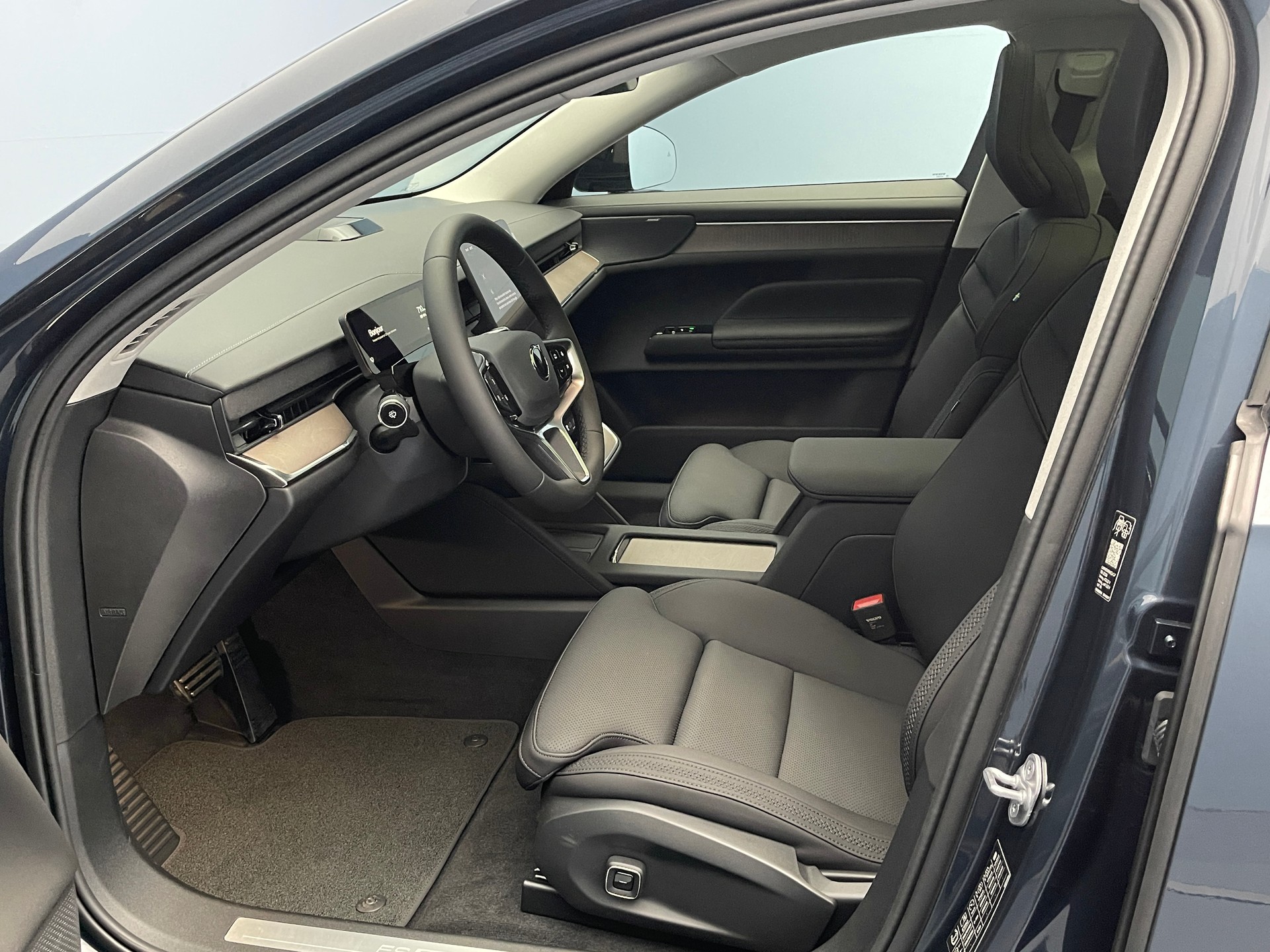 VOLVO ES90 Ultra-image-5
