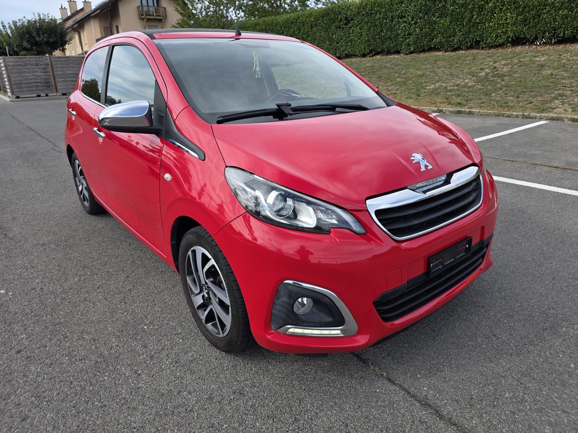 PEUGEOT 108 1.0 VTi ETG Active-image-10