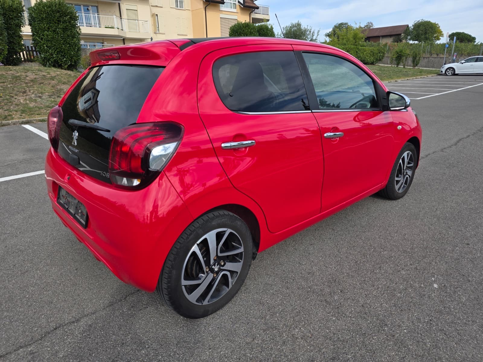 PEUGEOT 108 1.0 VTi ETG Active-image-5