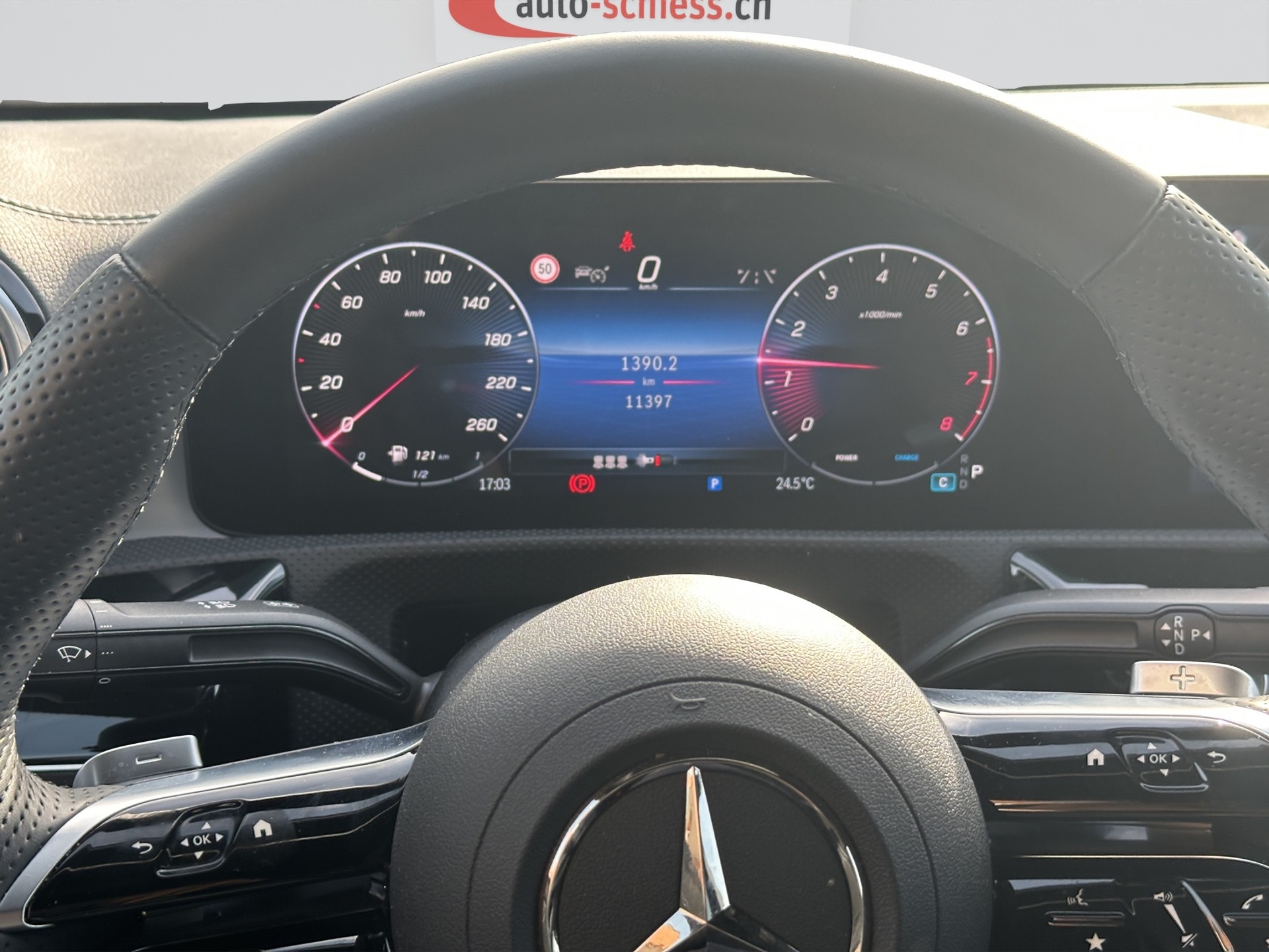 MERCEDES-BENZ CLA 200 AMG Line Night 7G-DCT-image-10