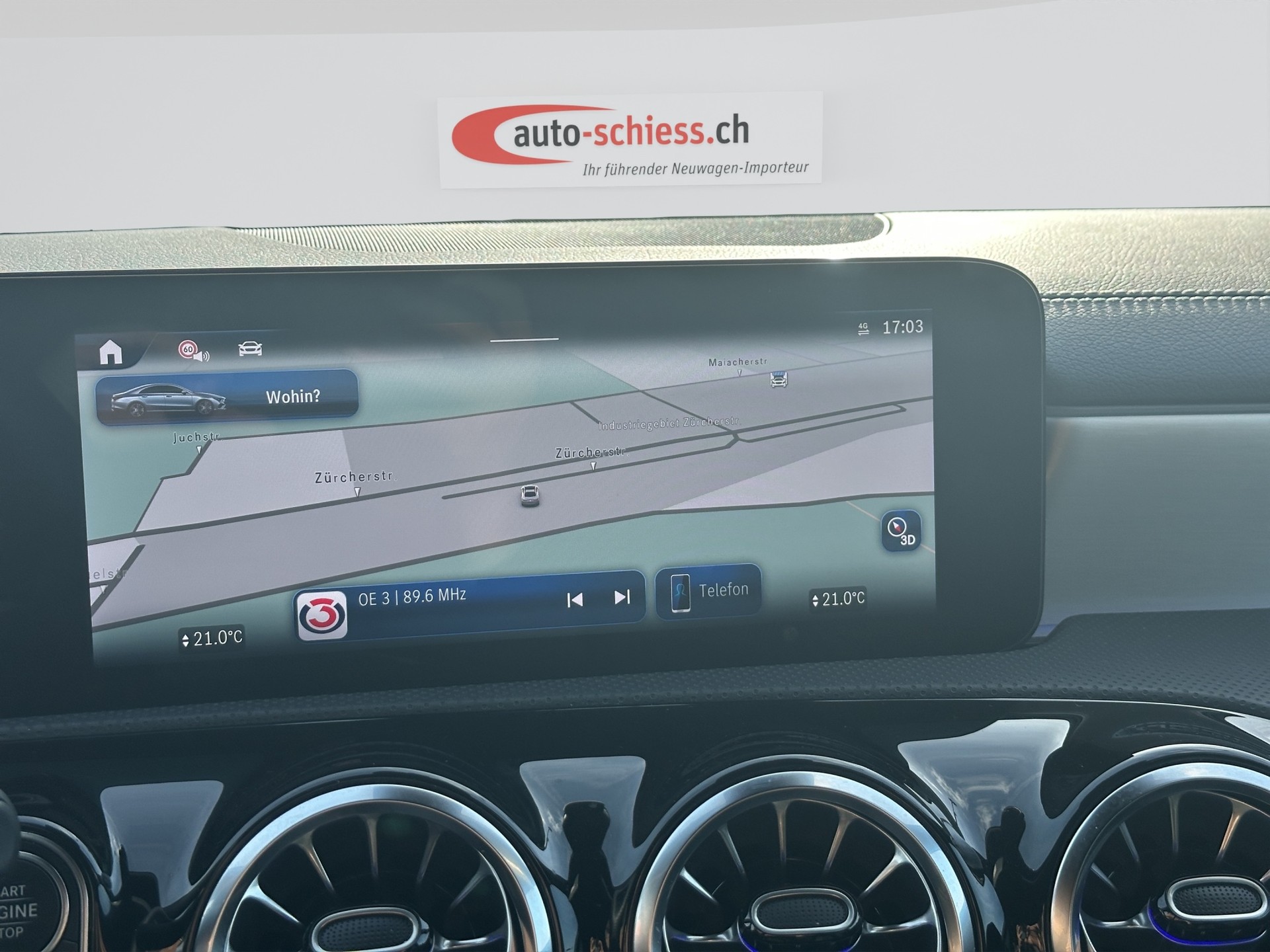 MERCEDES-BENZ CLA 200 AMG Line Night 7G-DCT-image-11