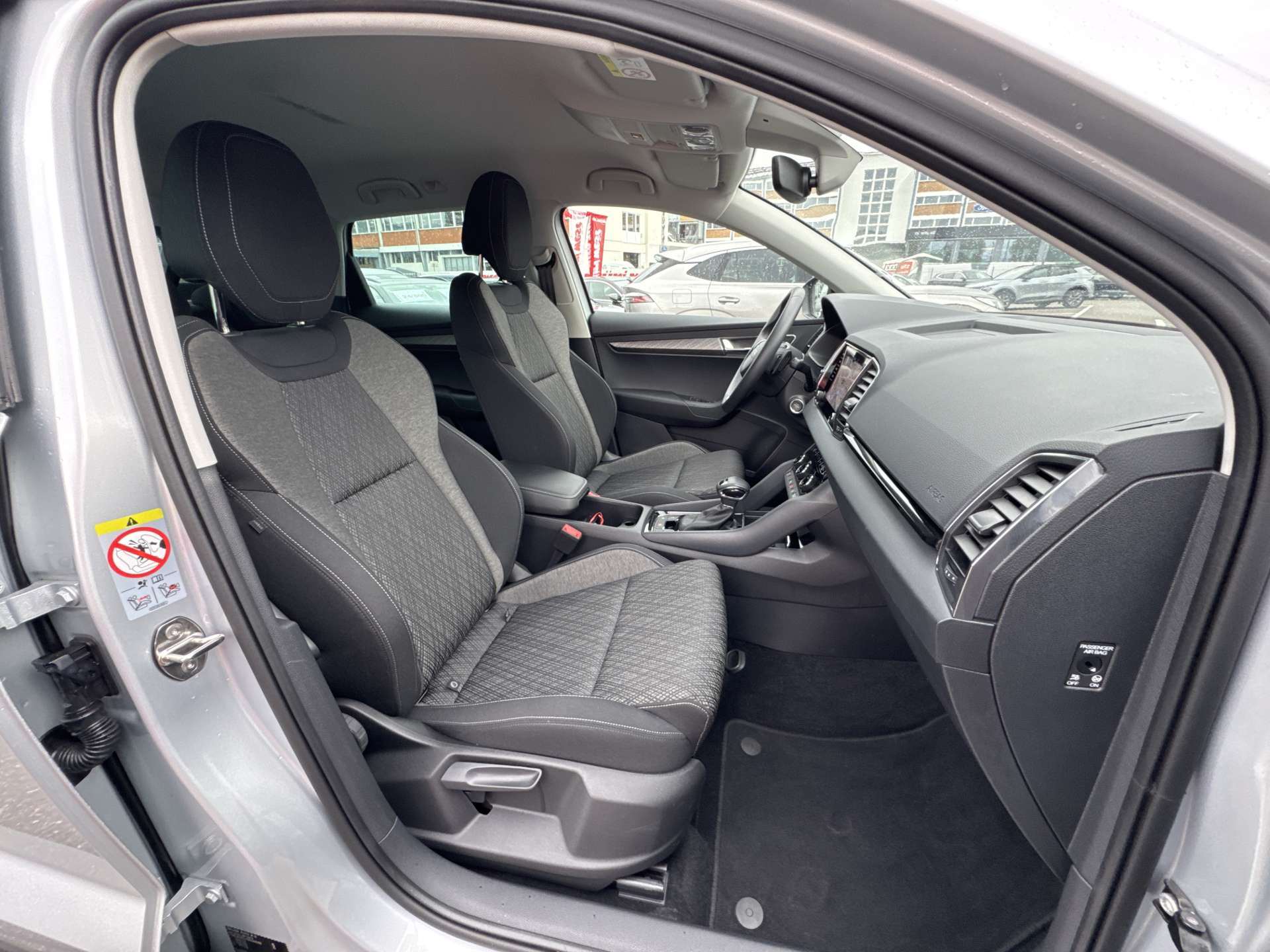SKODA Karoq 1.5 TSi Selection DSG-Automat-image-12