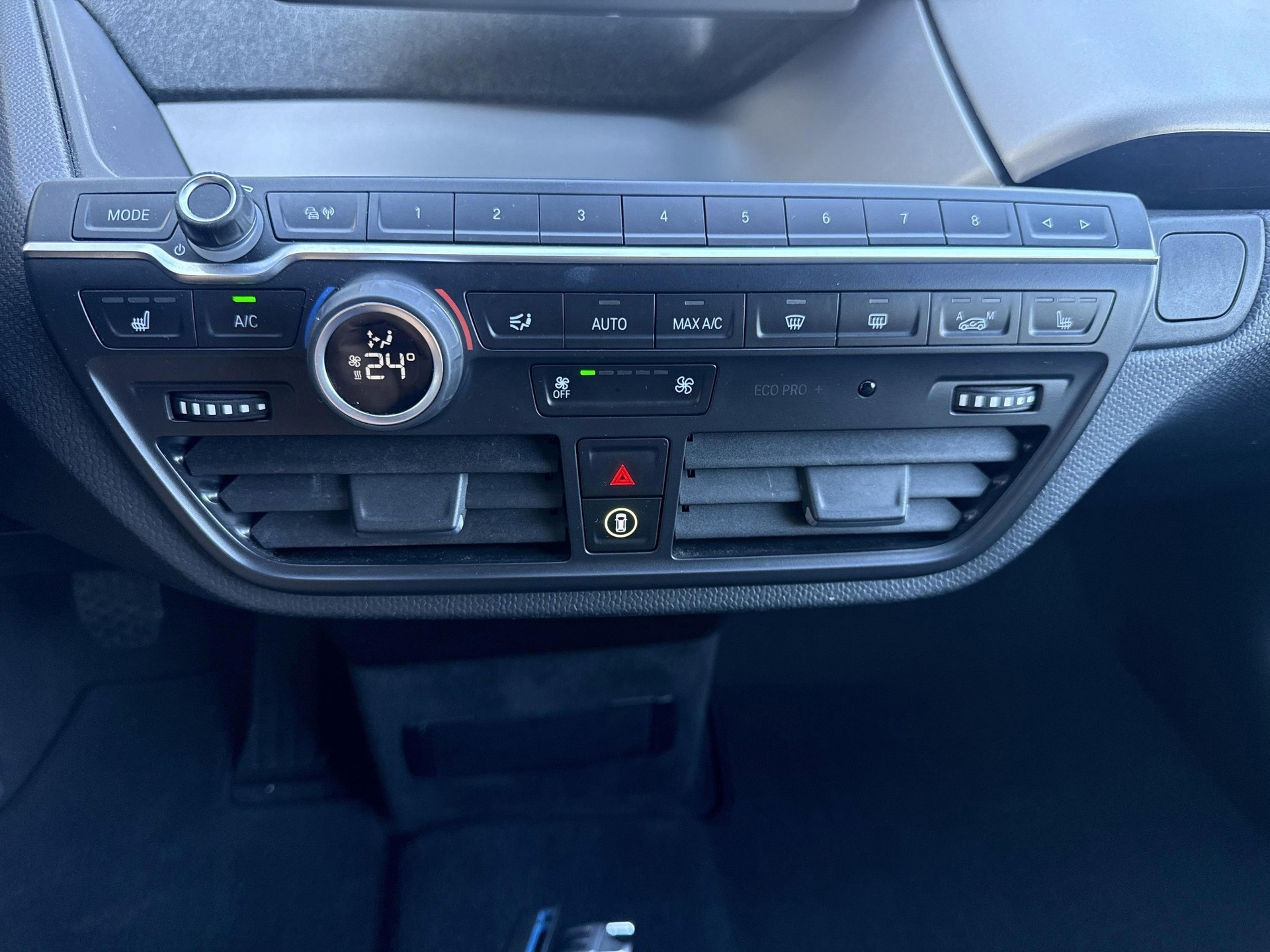 BMW i3s (120Ah)-image-16