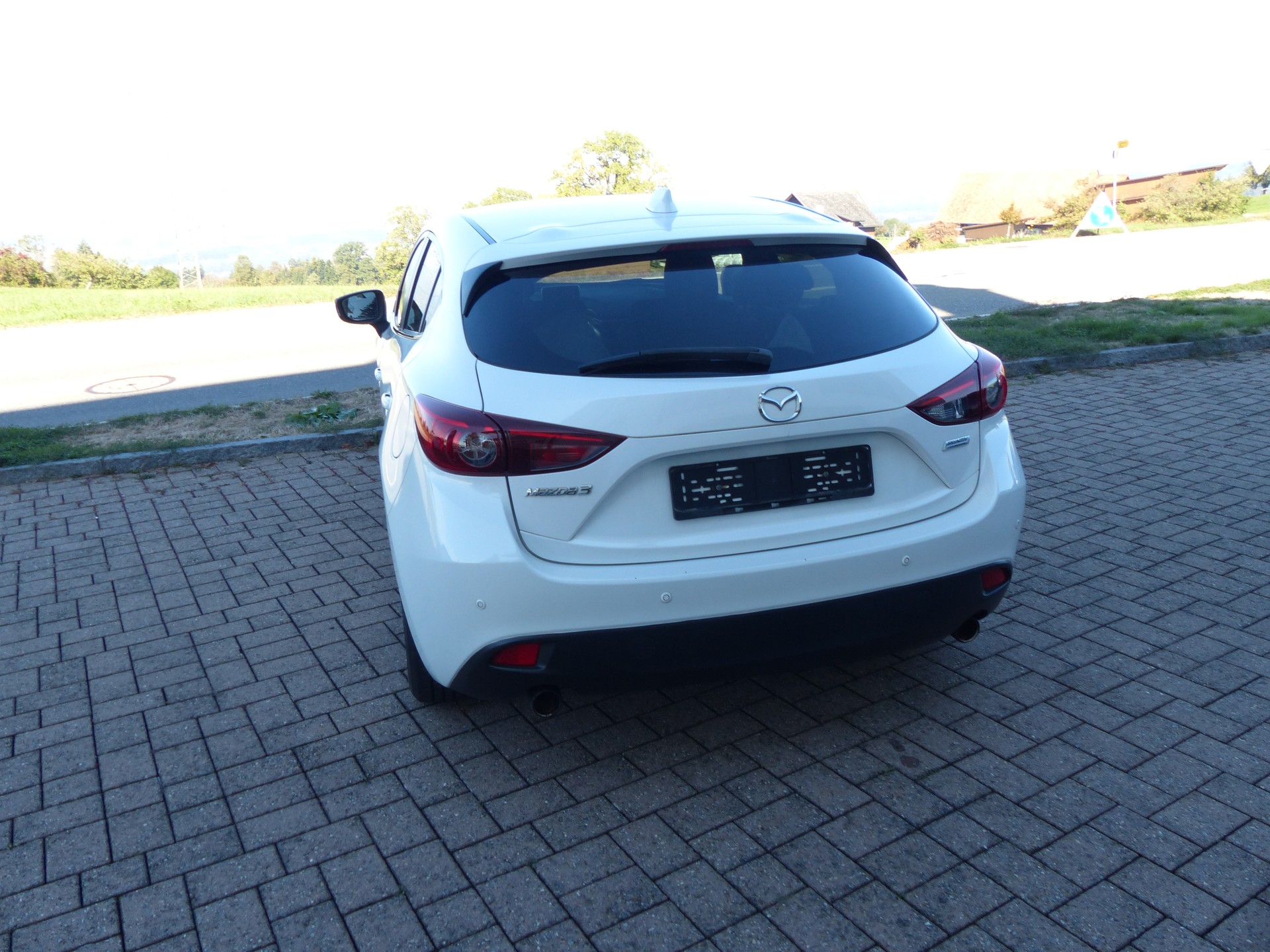 MAZDA 3 2.0 16V Ambition-image-9