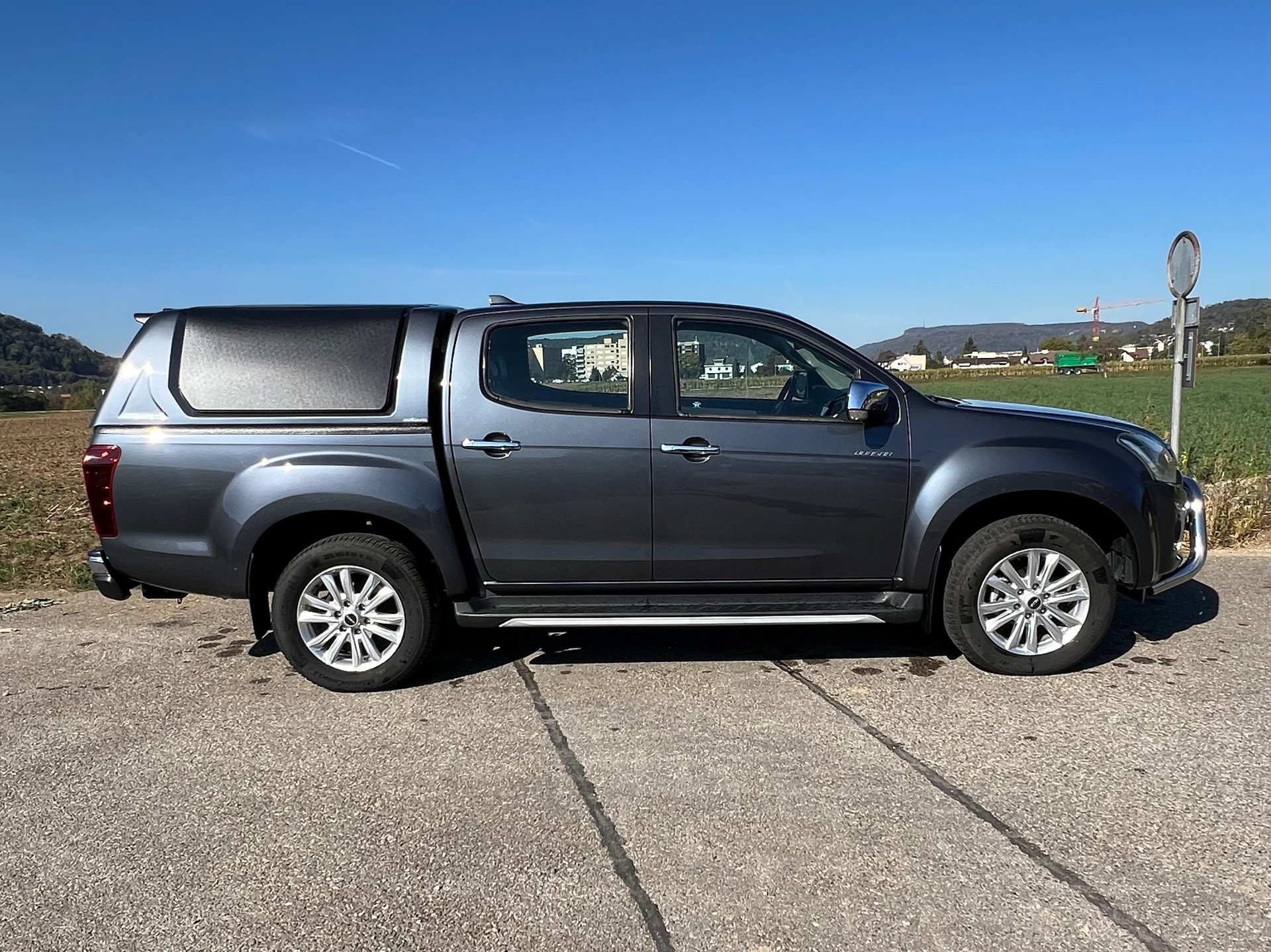 ISUZU D-MAX 1.9 Crew Cab Quasar 4x4 A-image-5