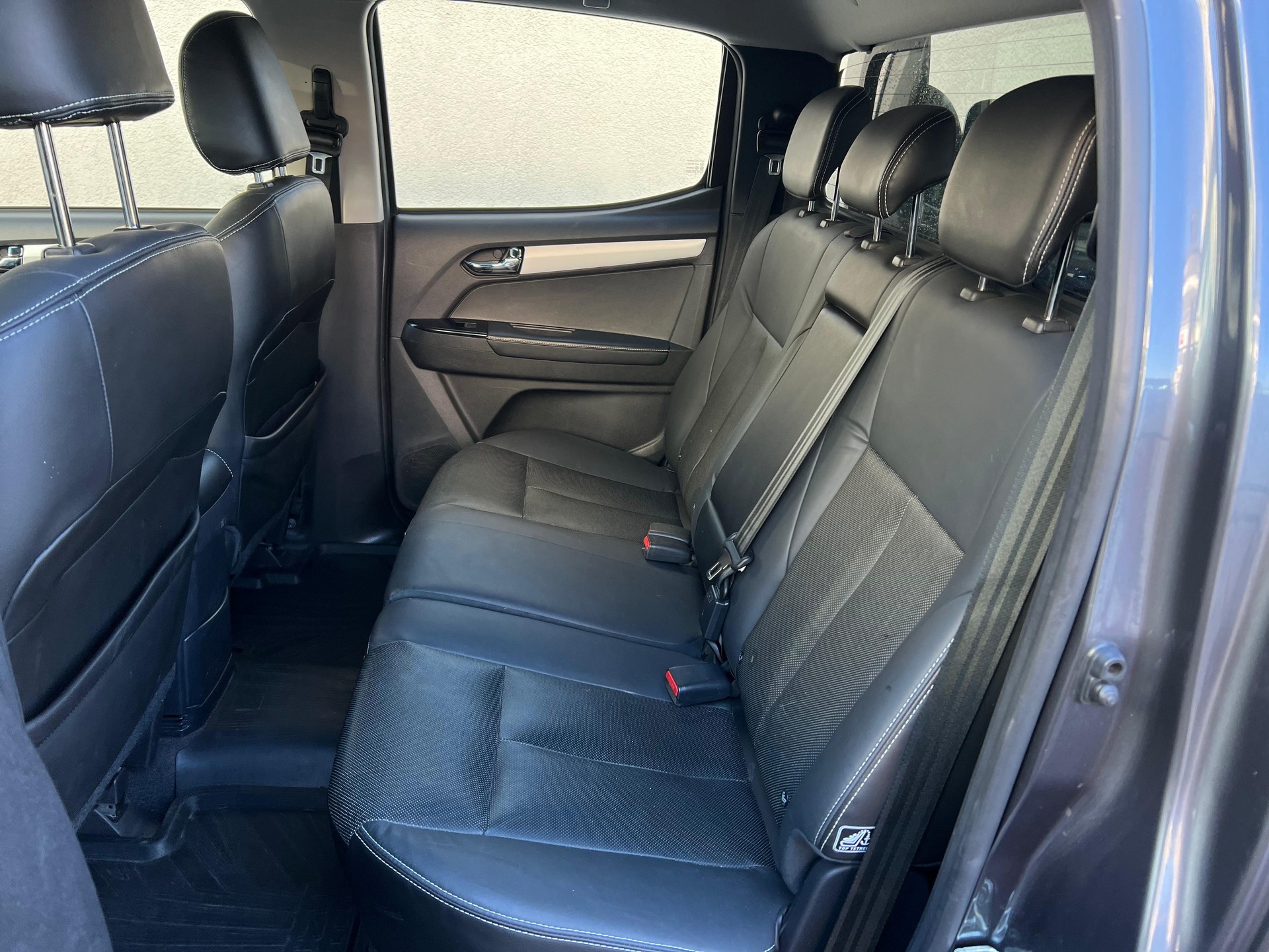 ISUZU D-MAX 1.9 Crew Cab Quasar 4x4 A-image-11