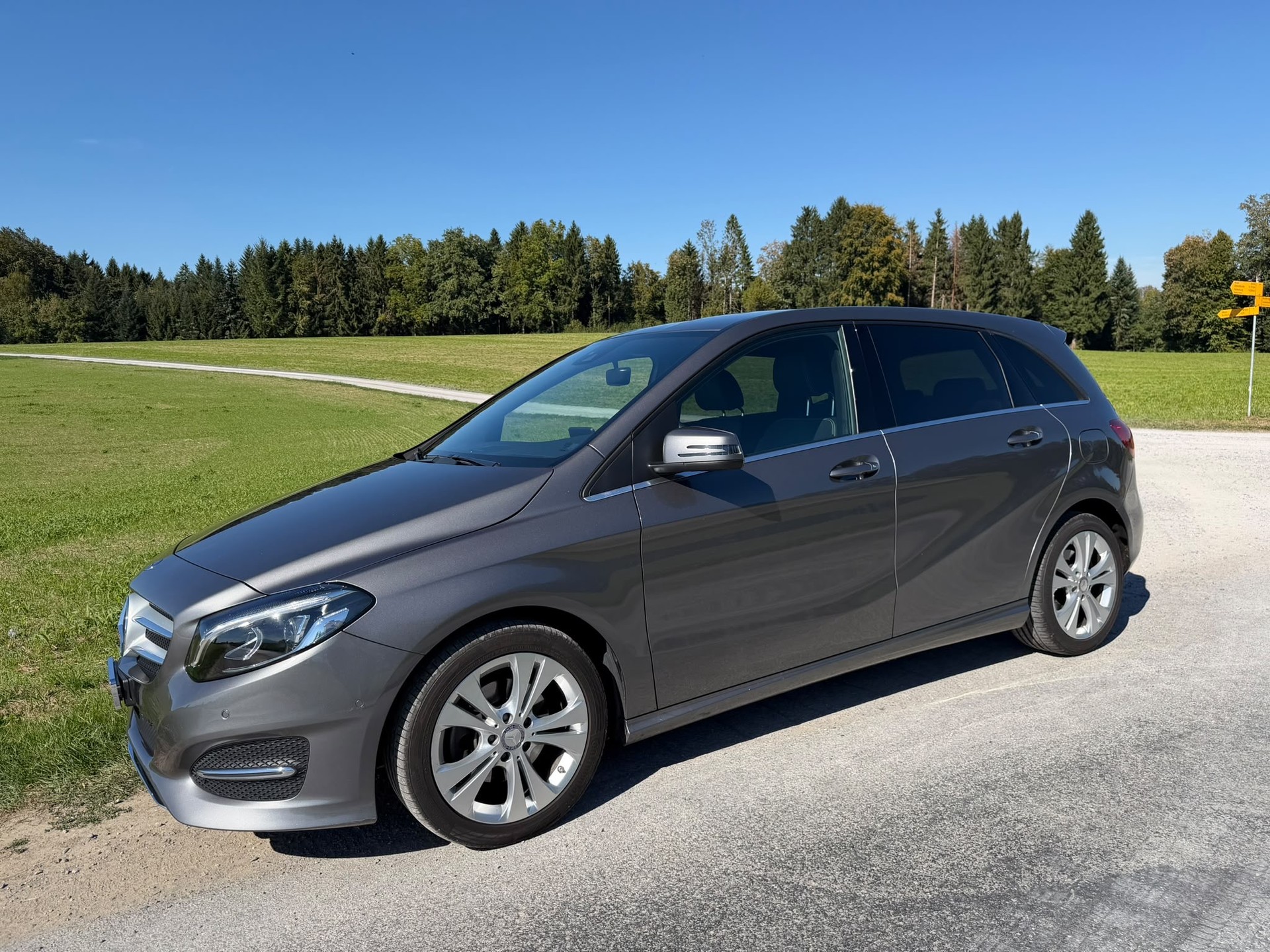 MERCEDES-BENZ B 220 Style 4m-image-0