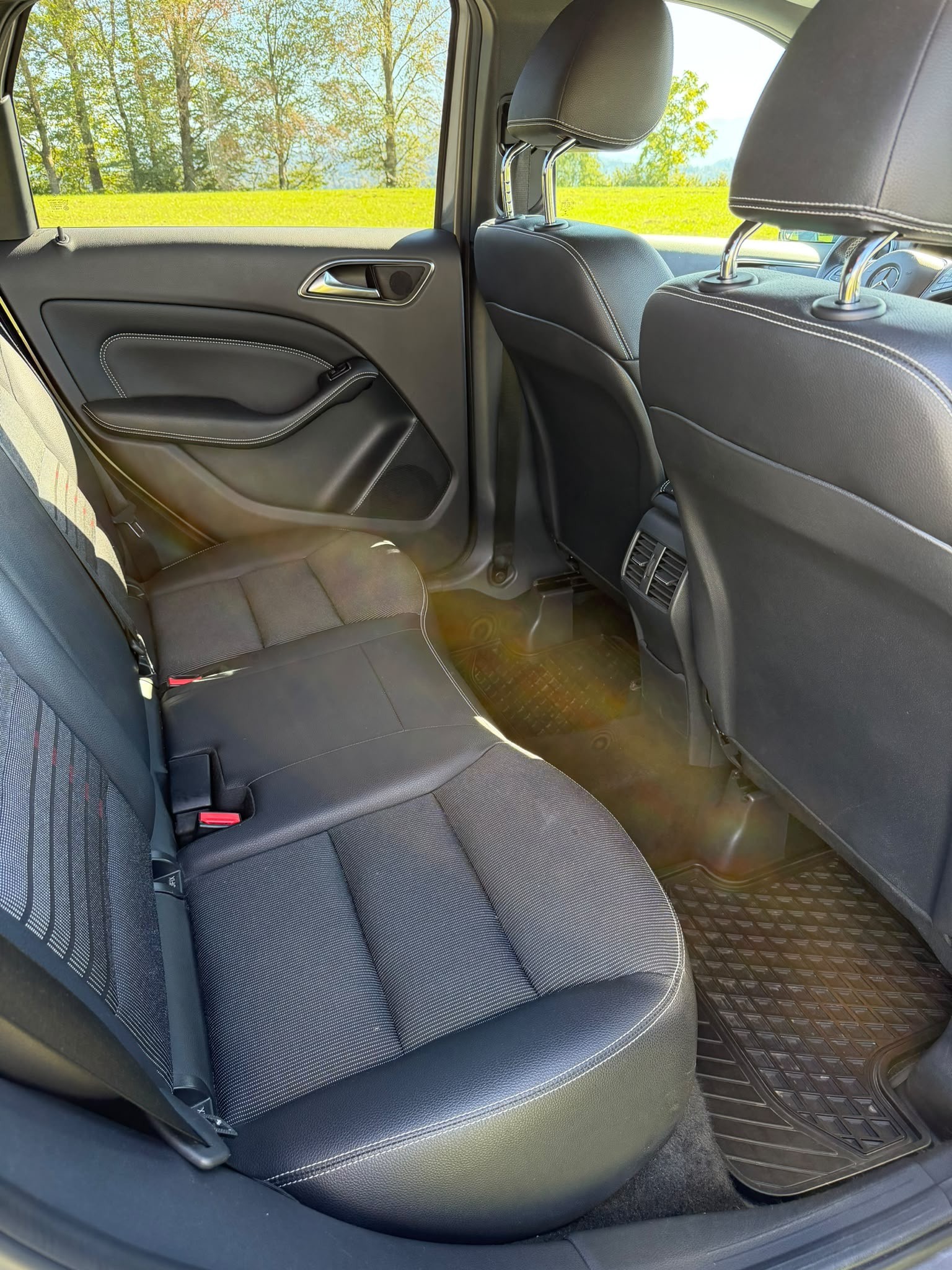 MERCEDES-BENZ B 220 Style 4m-image-4