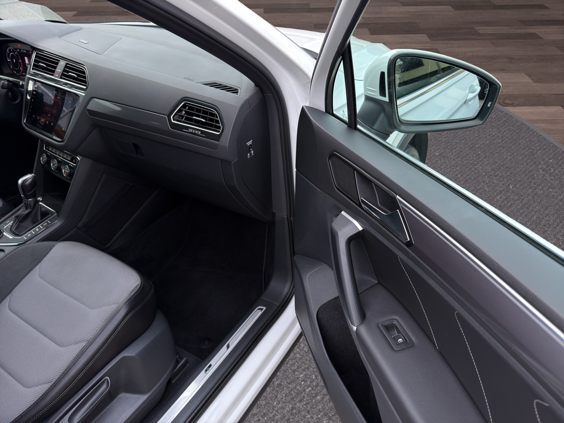 VW Tiguan 2.0 TDI SCR Highline 4Motion DSG-image-19