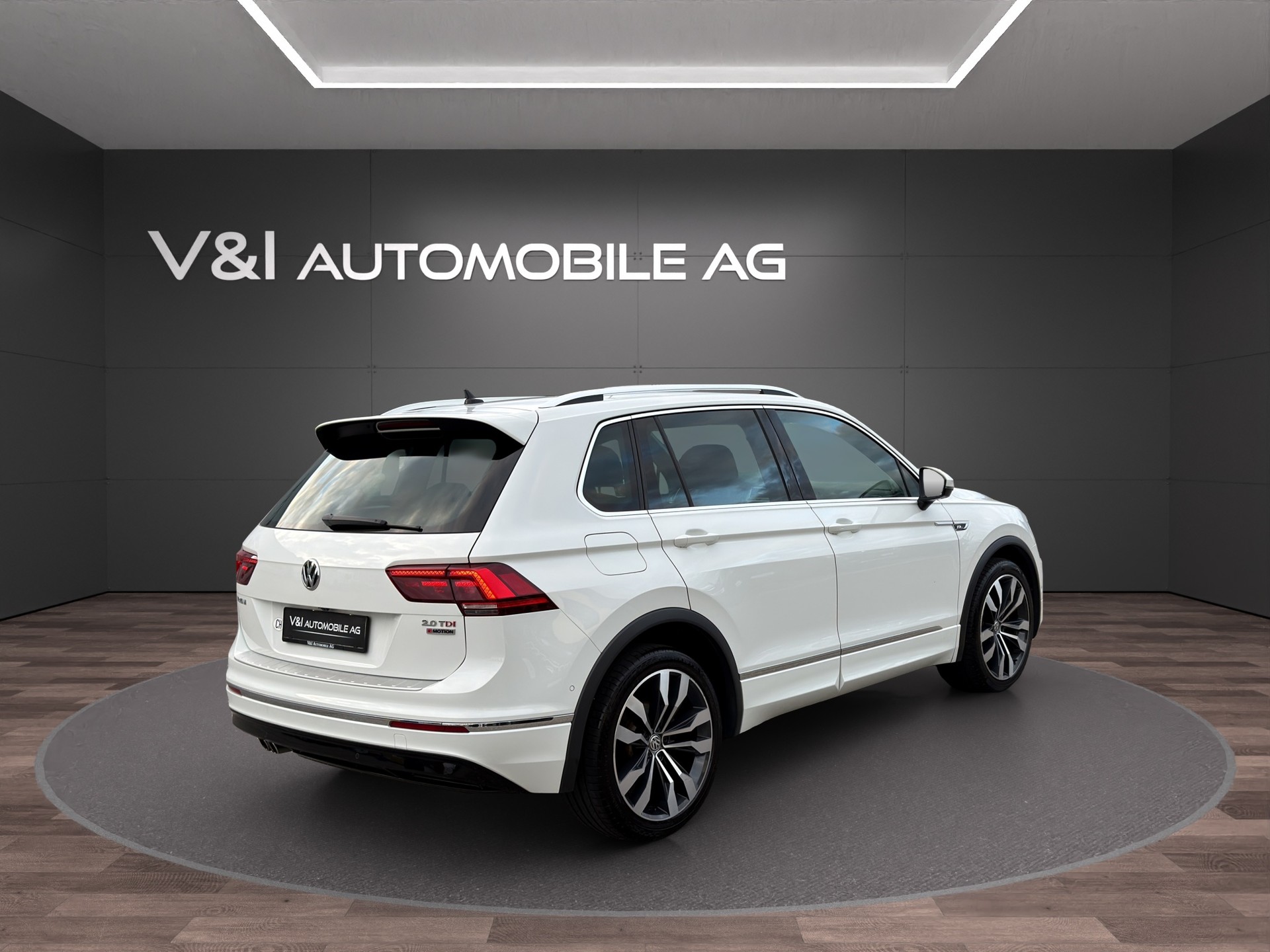VW Tiguan 2.0 TDI SCR Highline 4Motion DSG-image-3