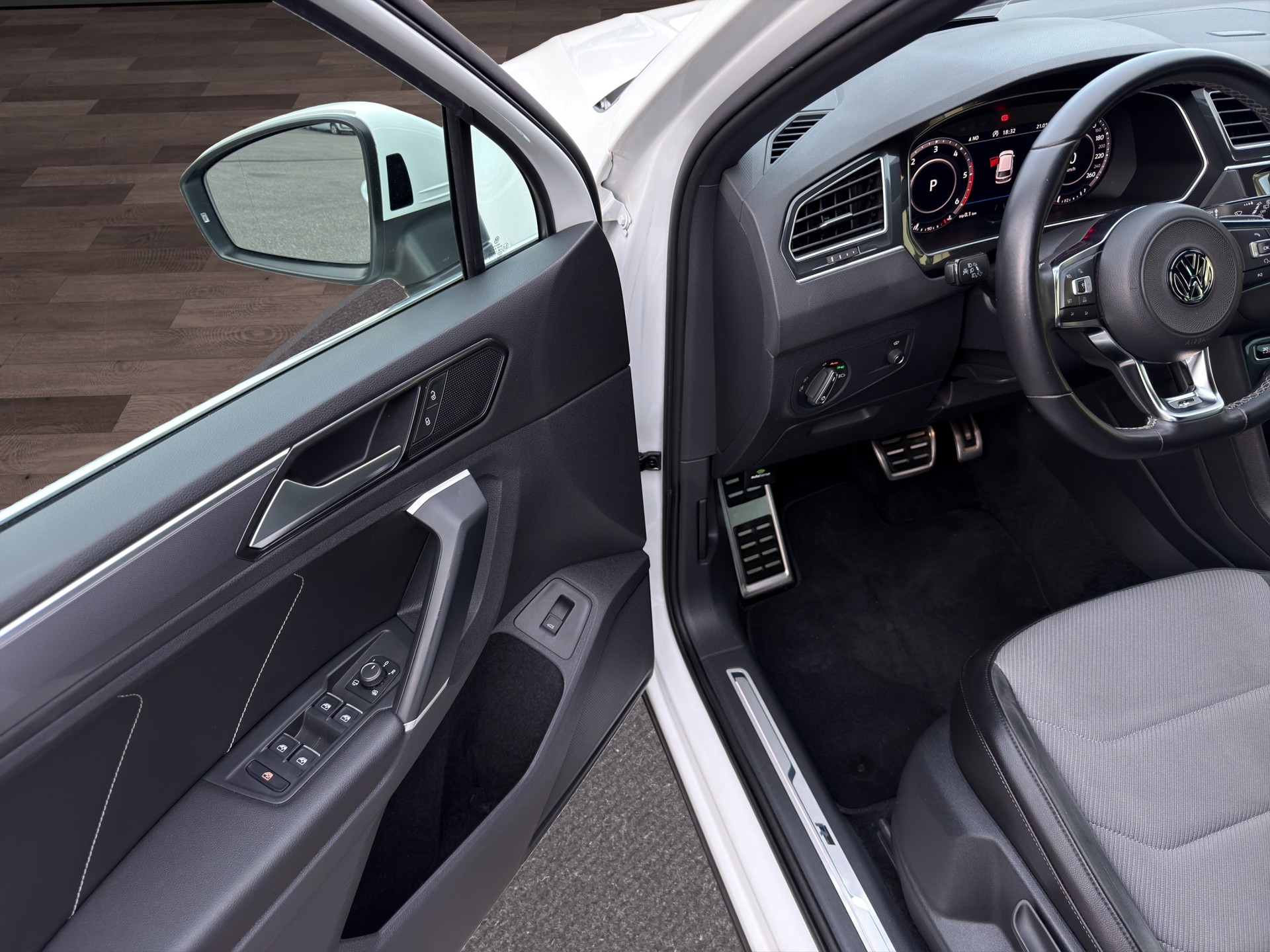 VW Tiguan 2.0 TDI SCR Highline 4Motion DSG-image-18
