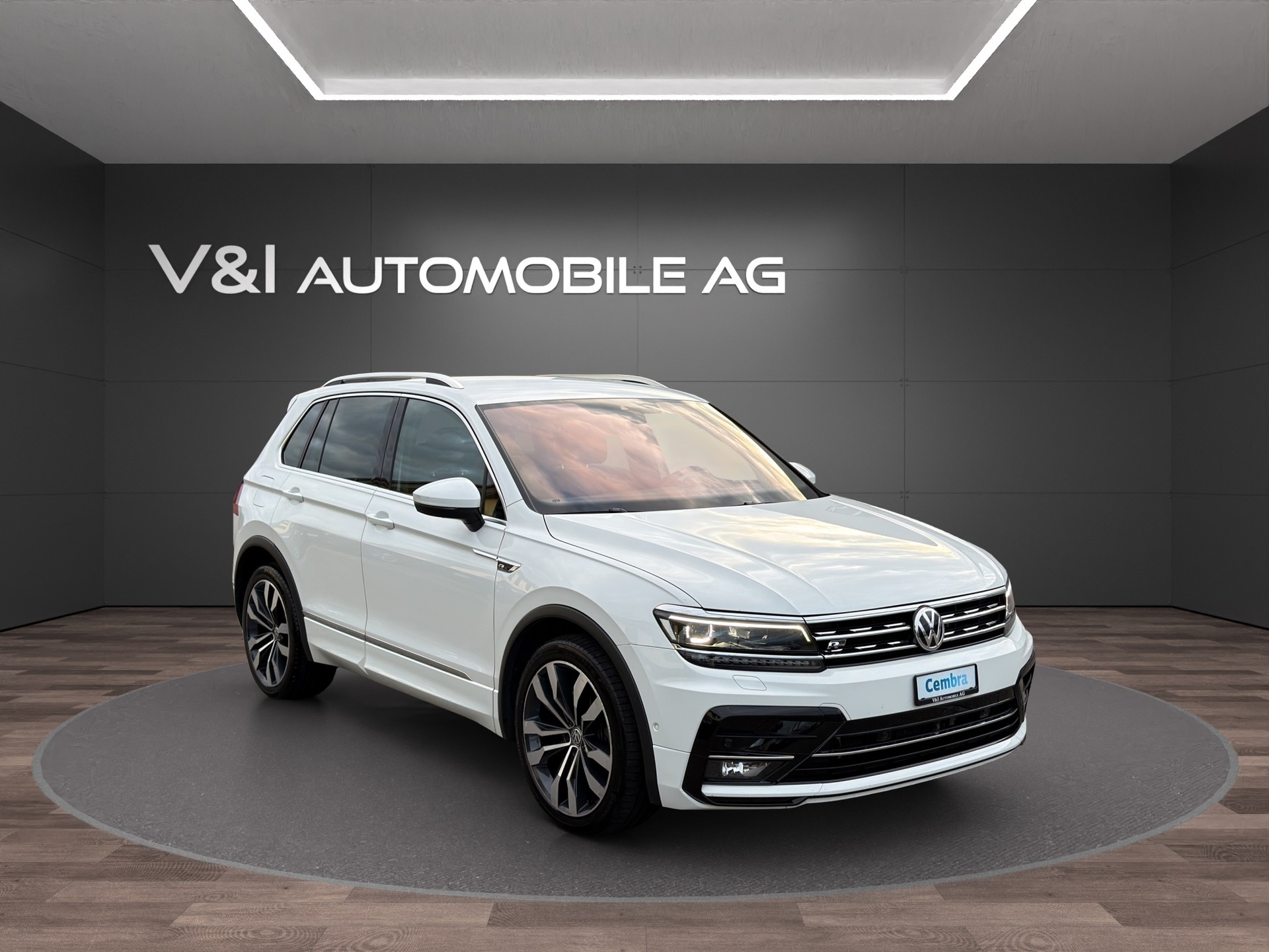VW Tiguan 2.0 TDI SCR Highline 4Motion DSG-image-1